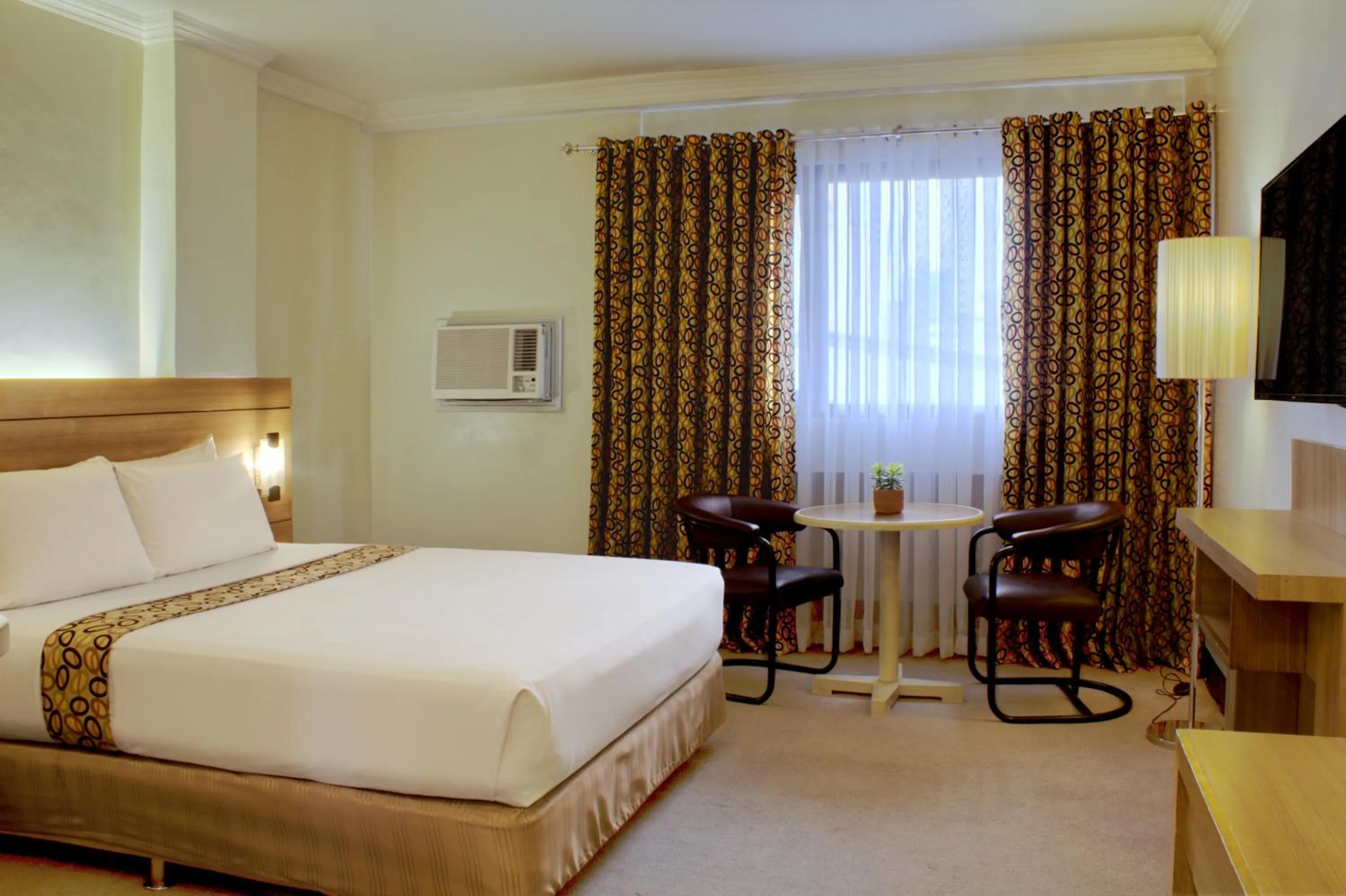 Bed in Rothman Hotel