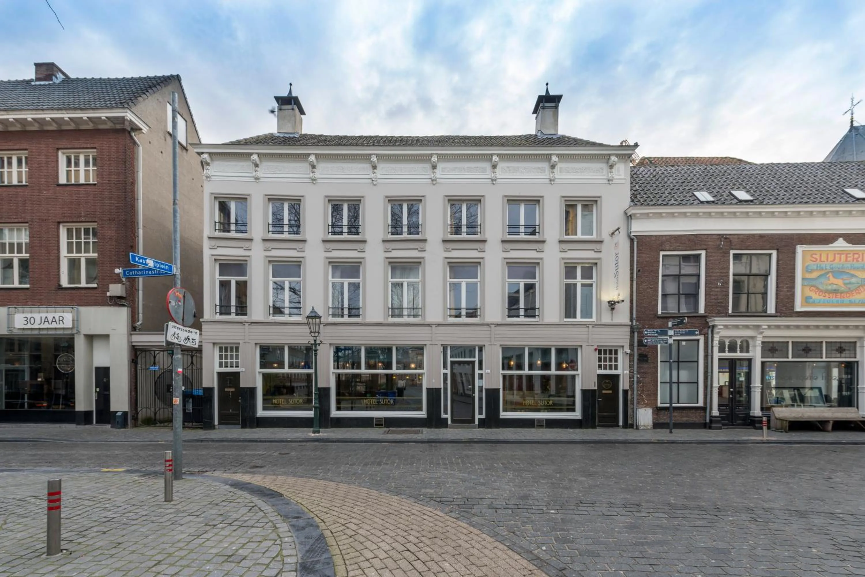 Property building in Hotel Sutor