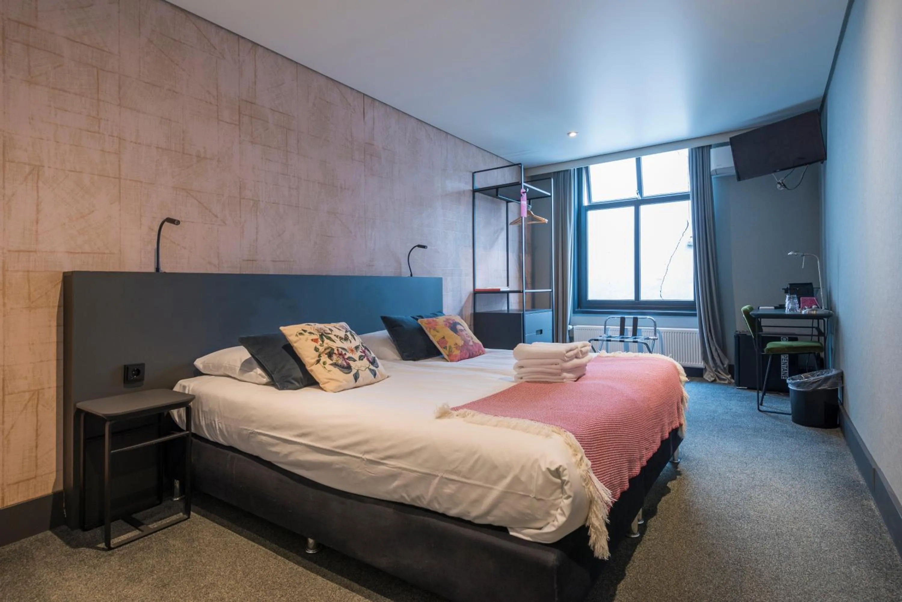 Bedroom, Bed in Hotel Sutor