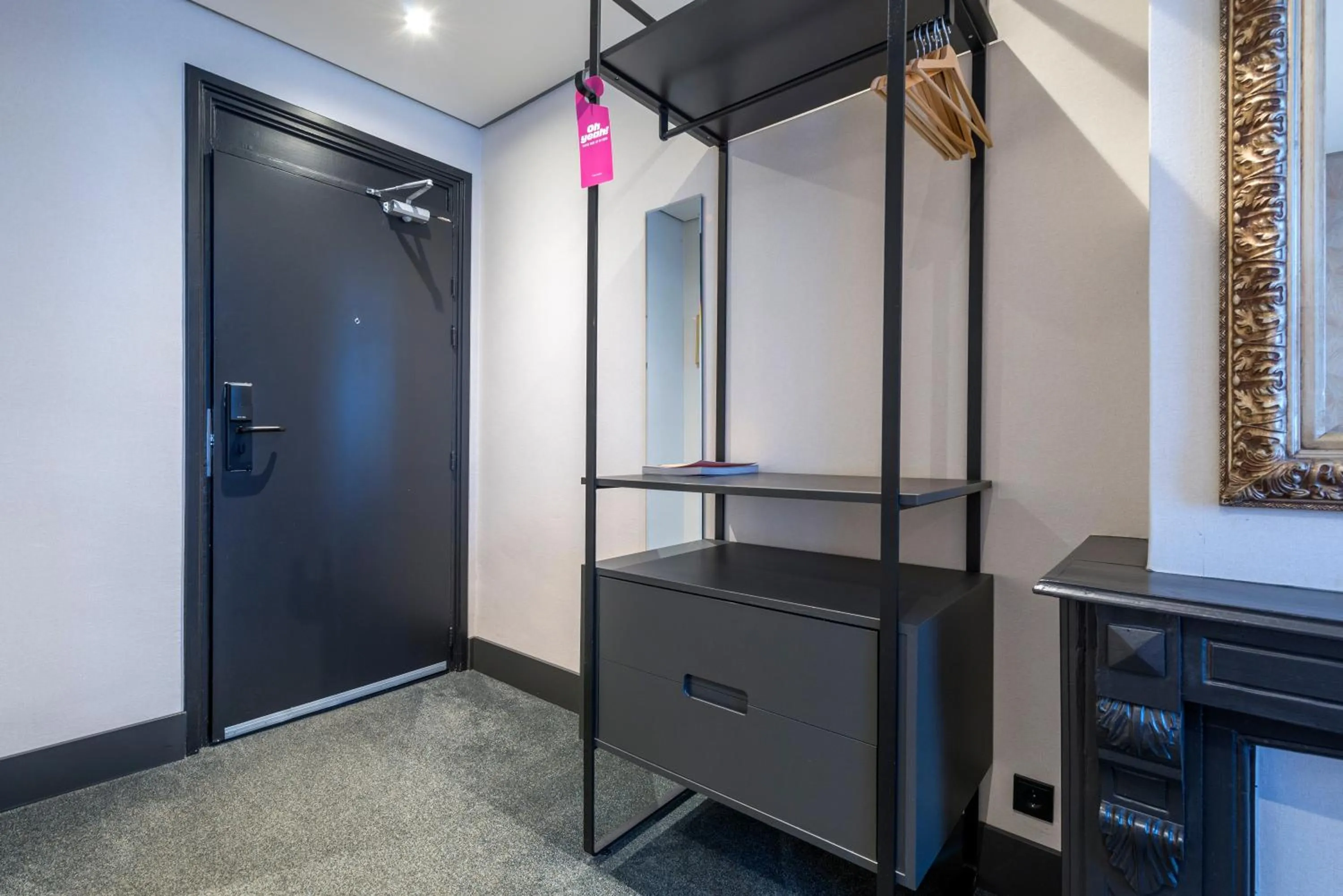 wardrobe in Hotel Sutor