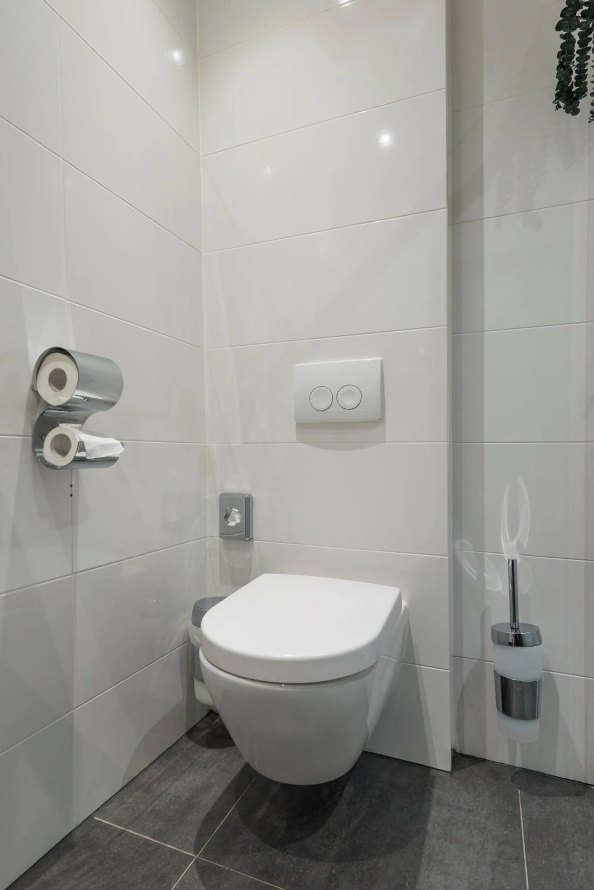 Toilet in Hotel Sutor