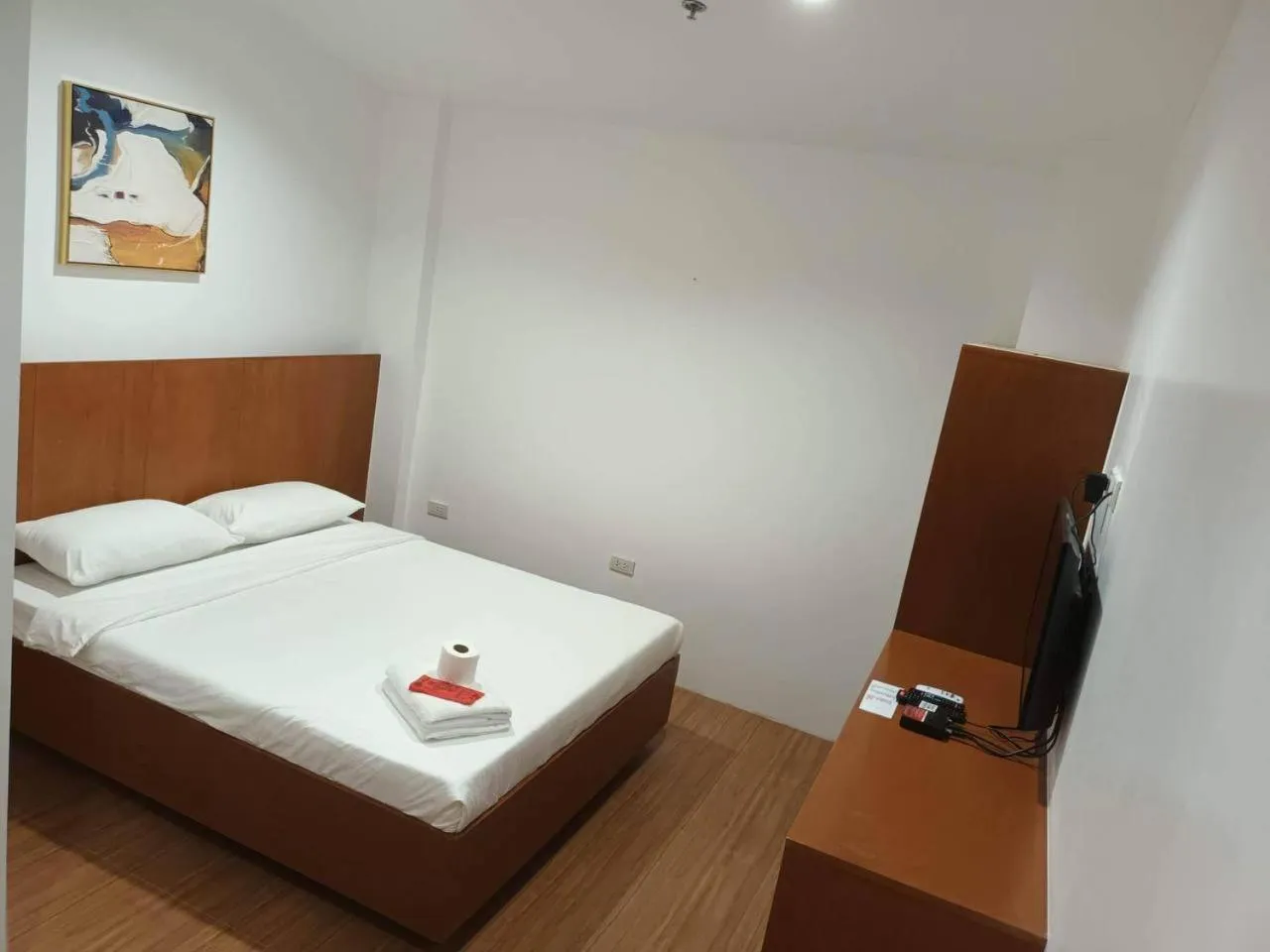 Bed in RedDoorz near New Government Center