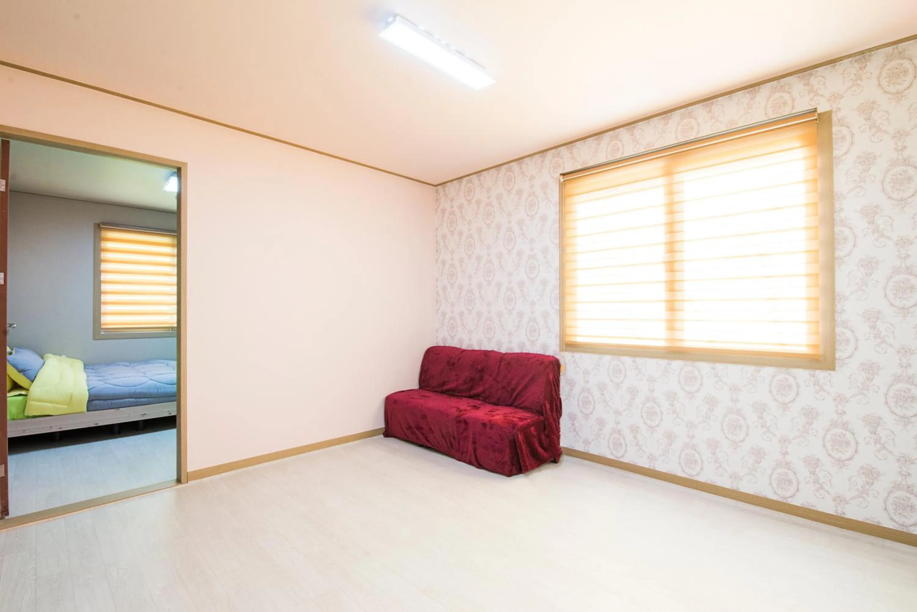 Bedroom, Bed in Brassica Flower Pension