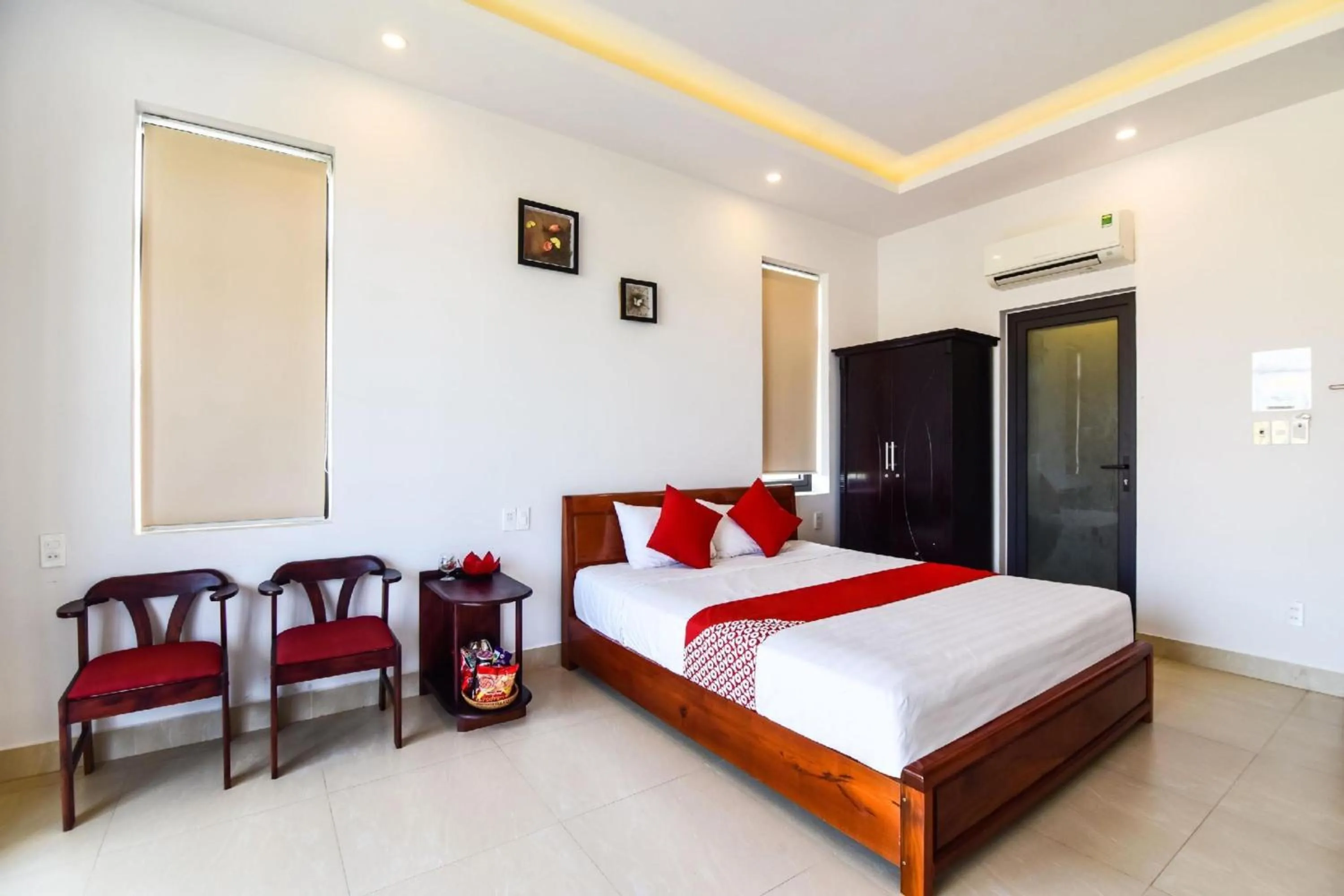 Photo of the whole room, Bed in OYO 473 Suburban Villa