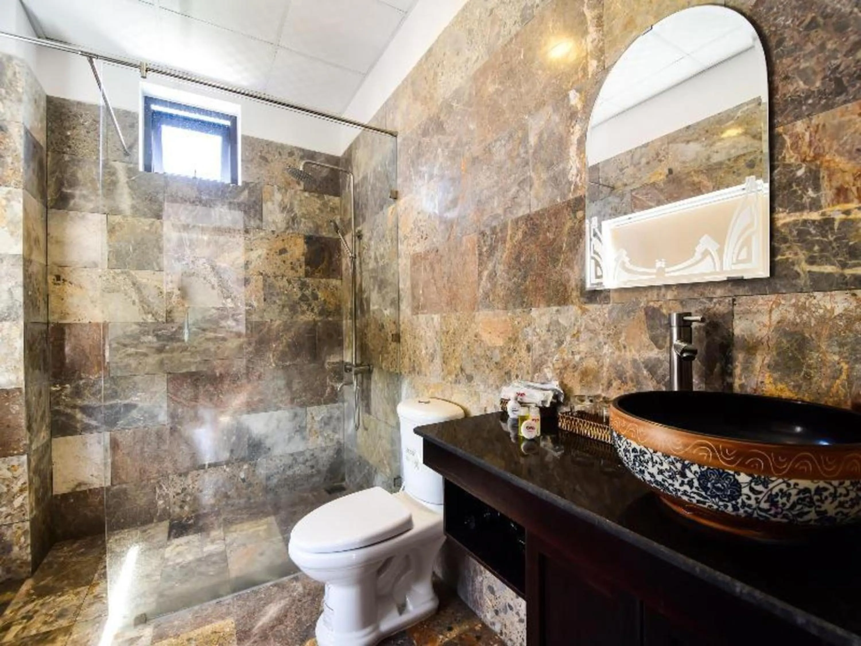 Bathroom in OYO 473 Suburban Villa