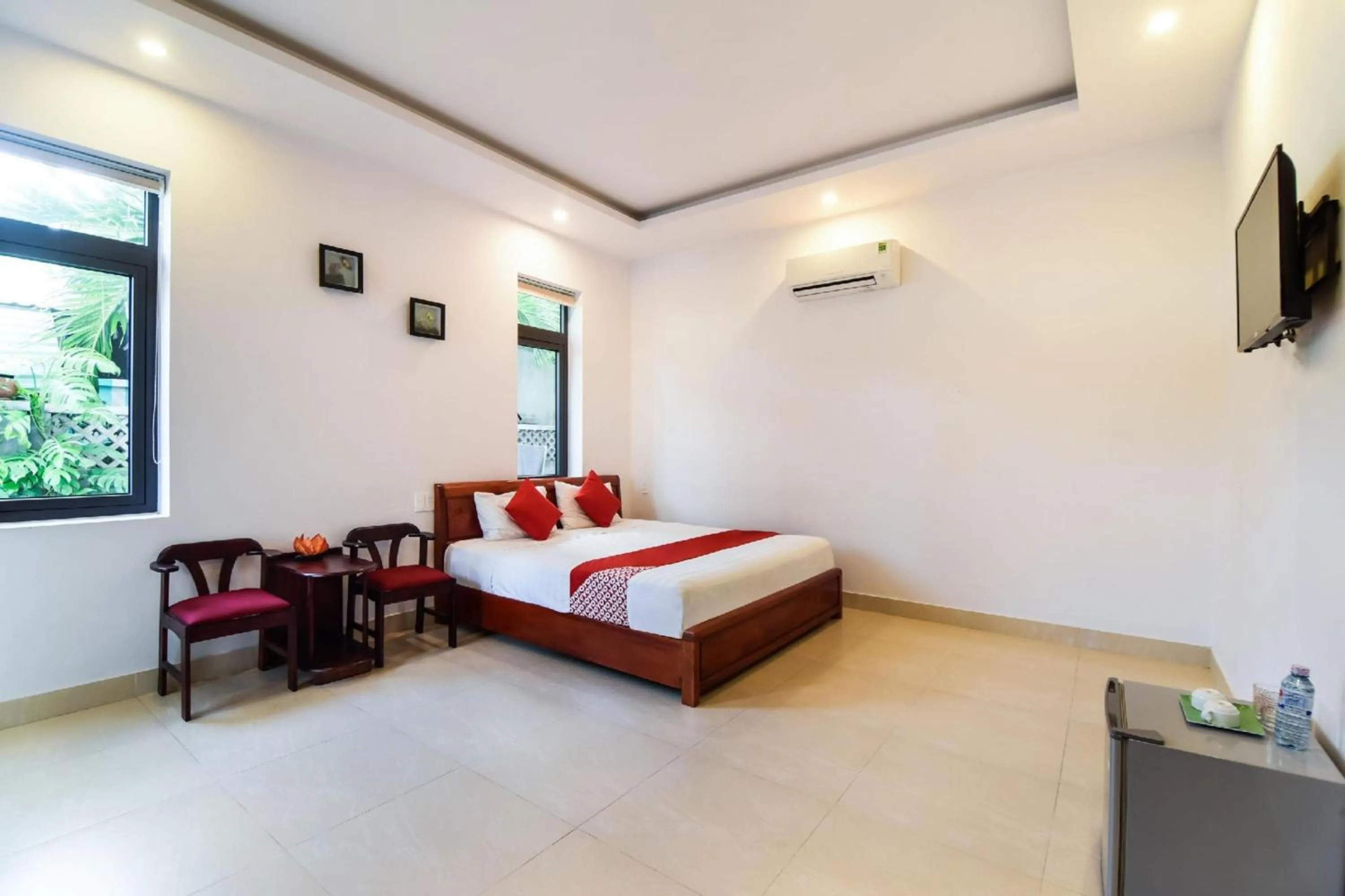 Photo of the whole room, Bed in OYO 473 Suburban Villa