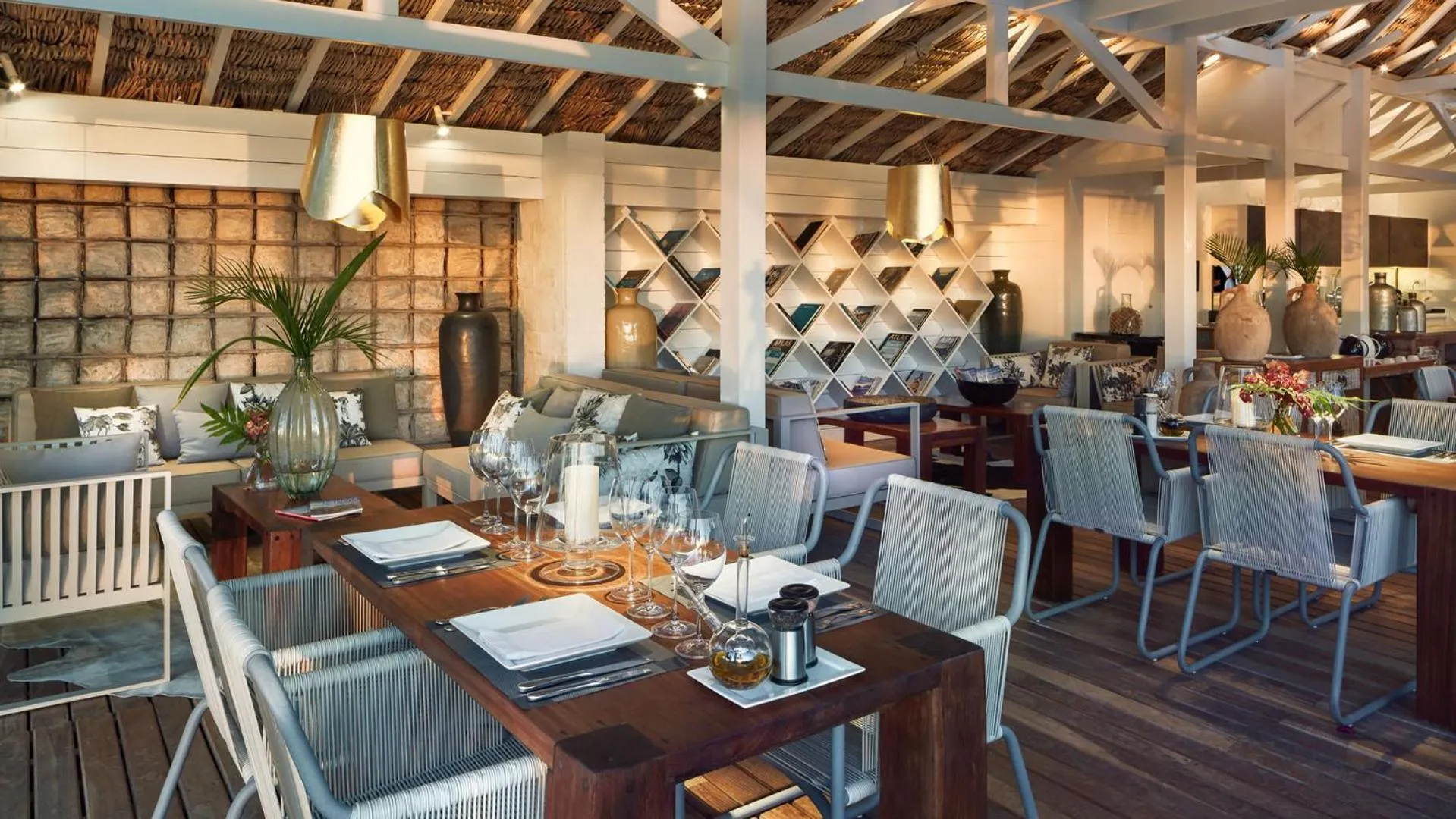 Lounge or bar in The Chili Beach Private Resort