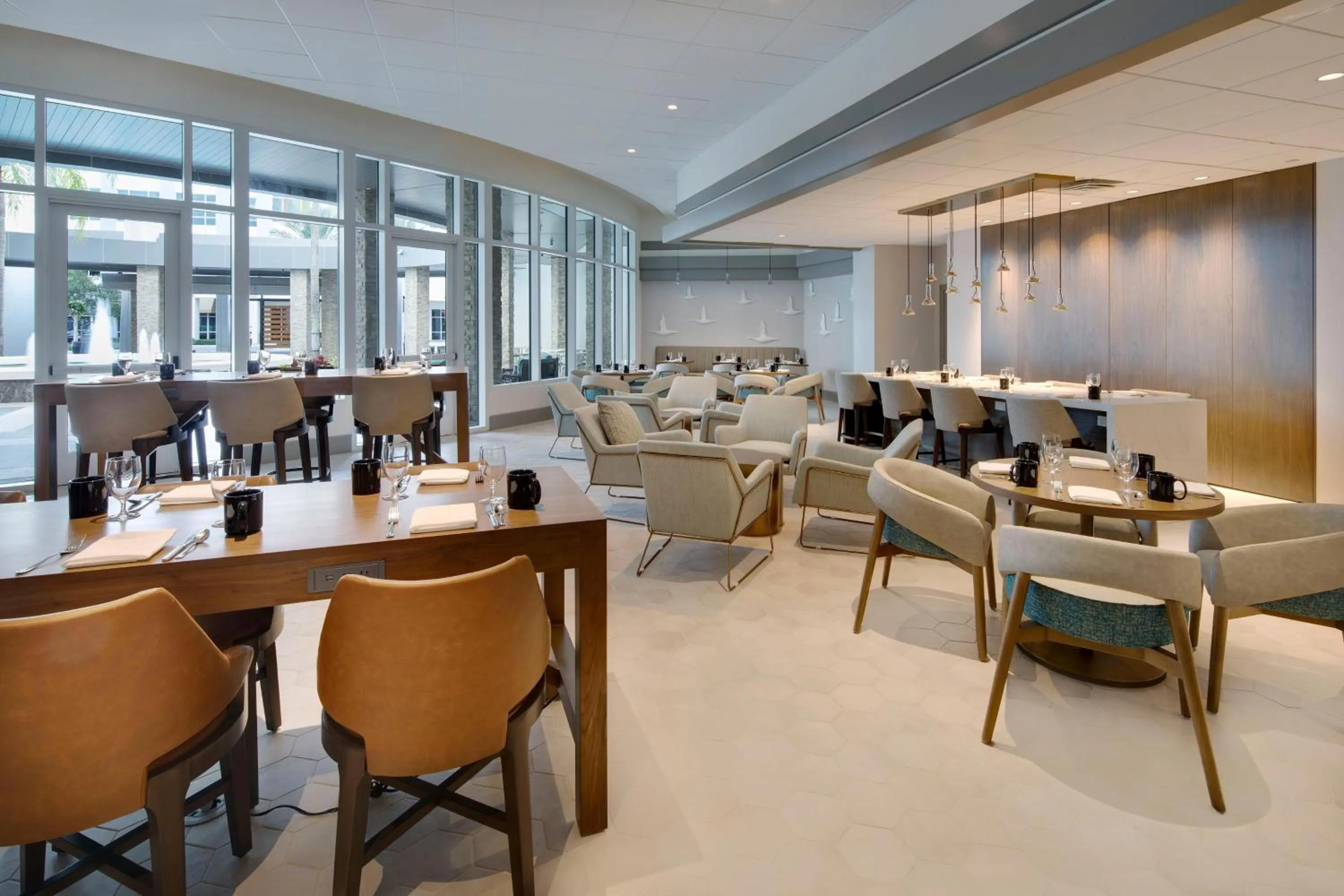 Restaurant/places to eat in Sheraton Suites Fort Lauderdale West