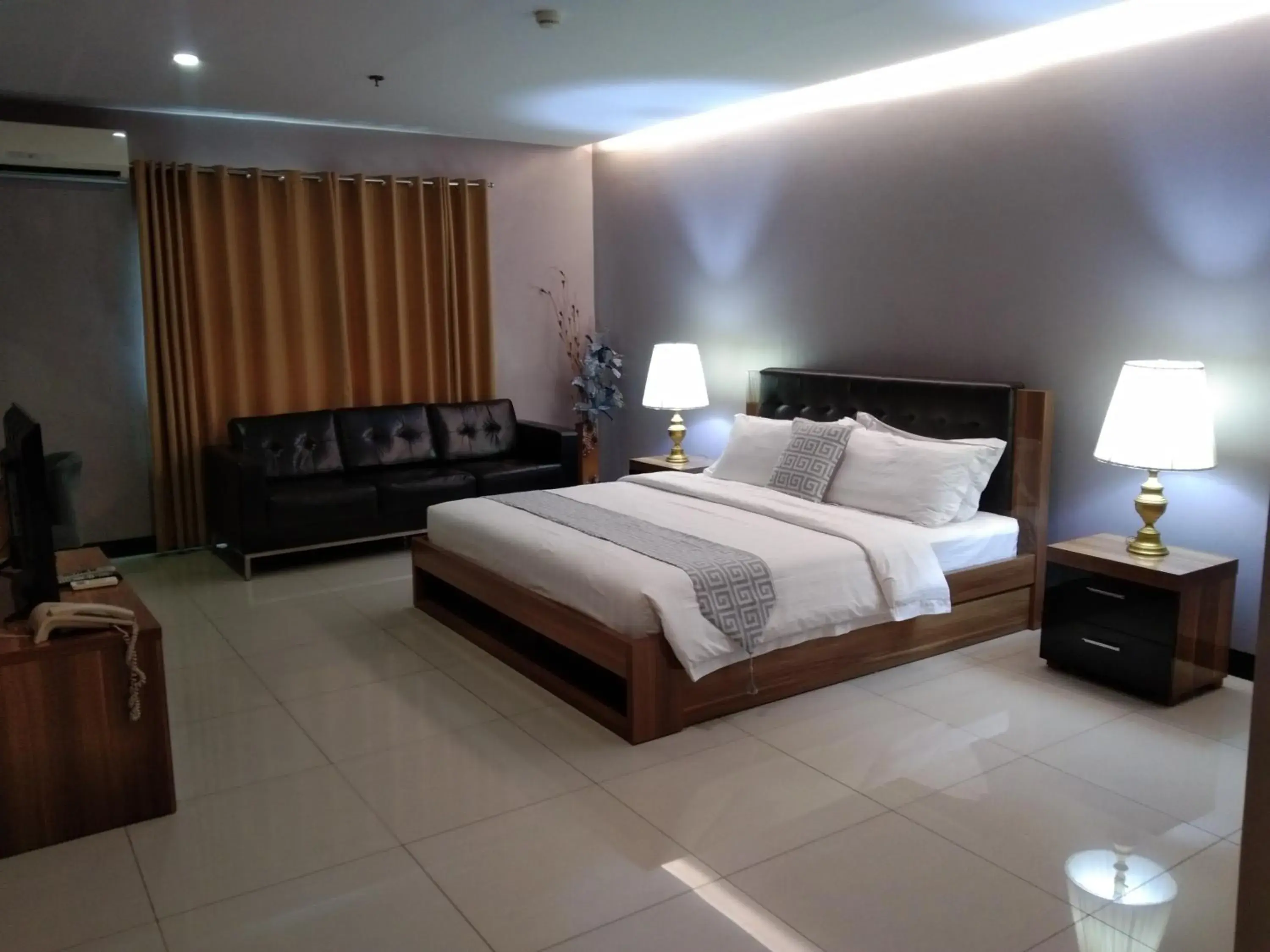 Deluxe King Studio in YBC Grand Hotel Deluxe King Studio in YBC Grand Hotel