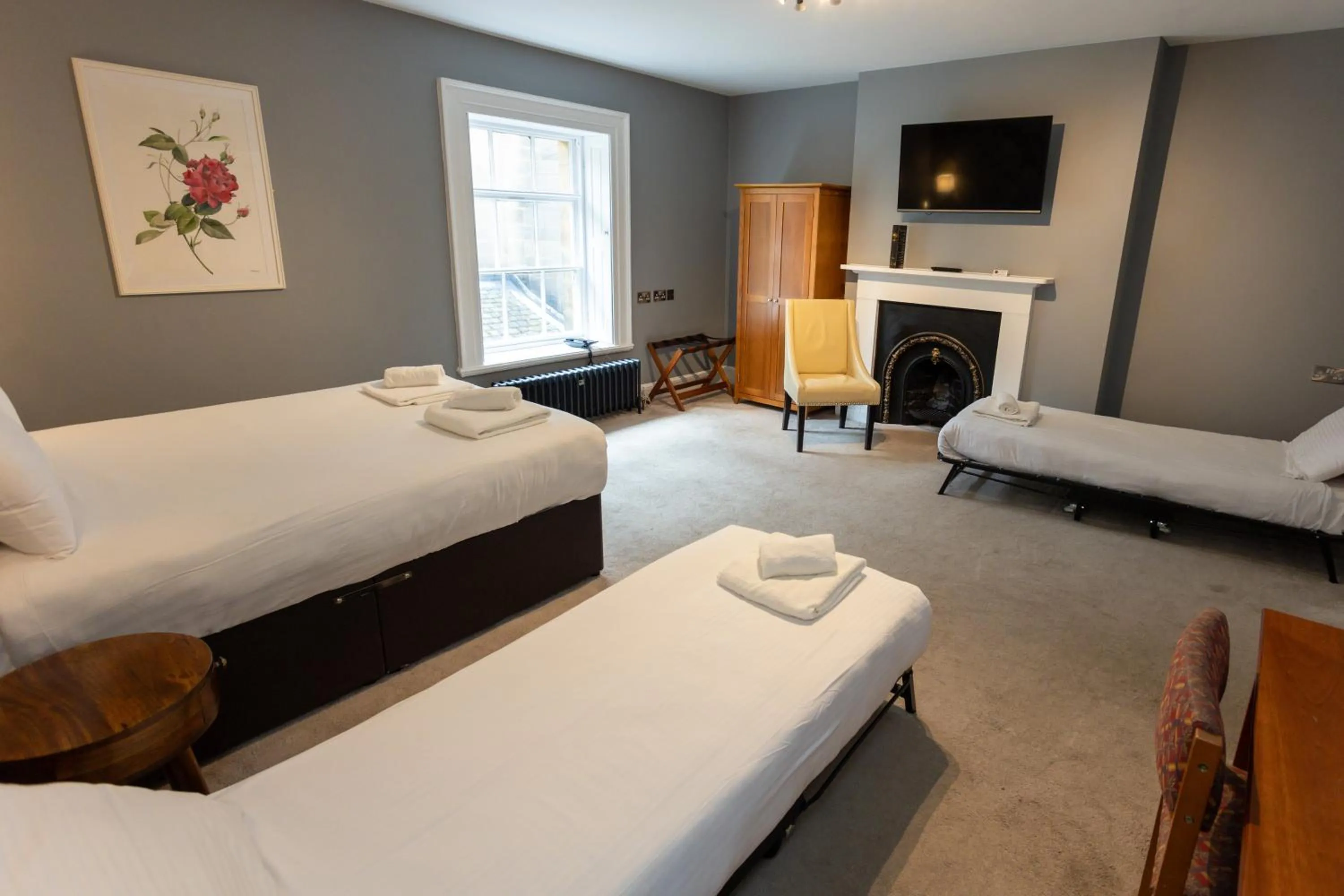 Bedroom, Bed in Wortley Hall Sheffield