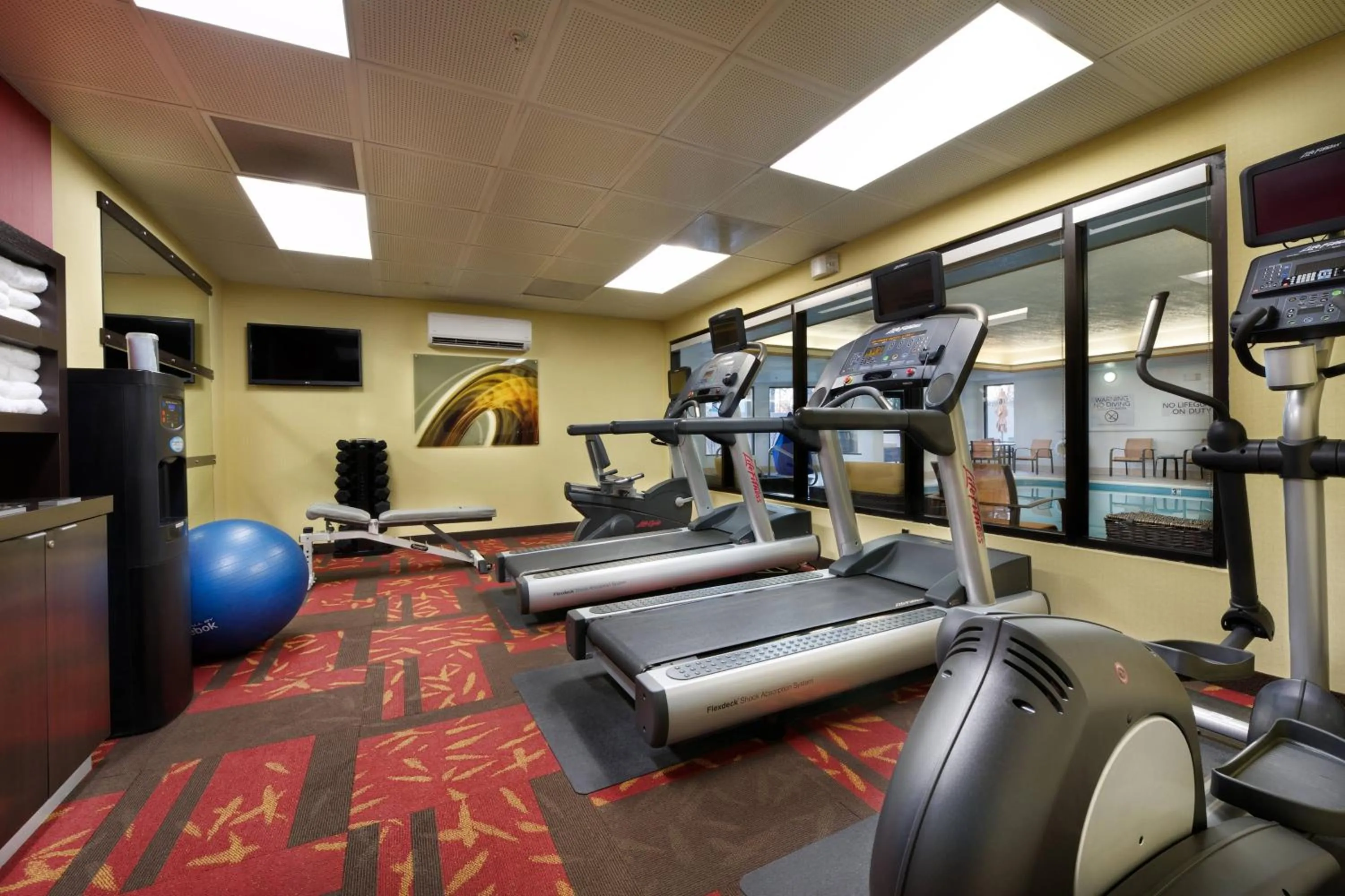 Fitness centre/facilities in Courtyard Mishawaka-University Area