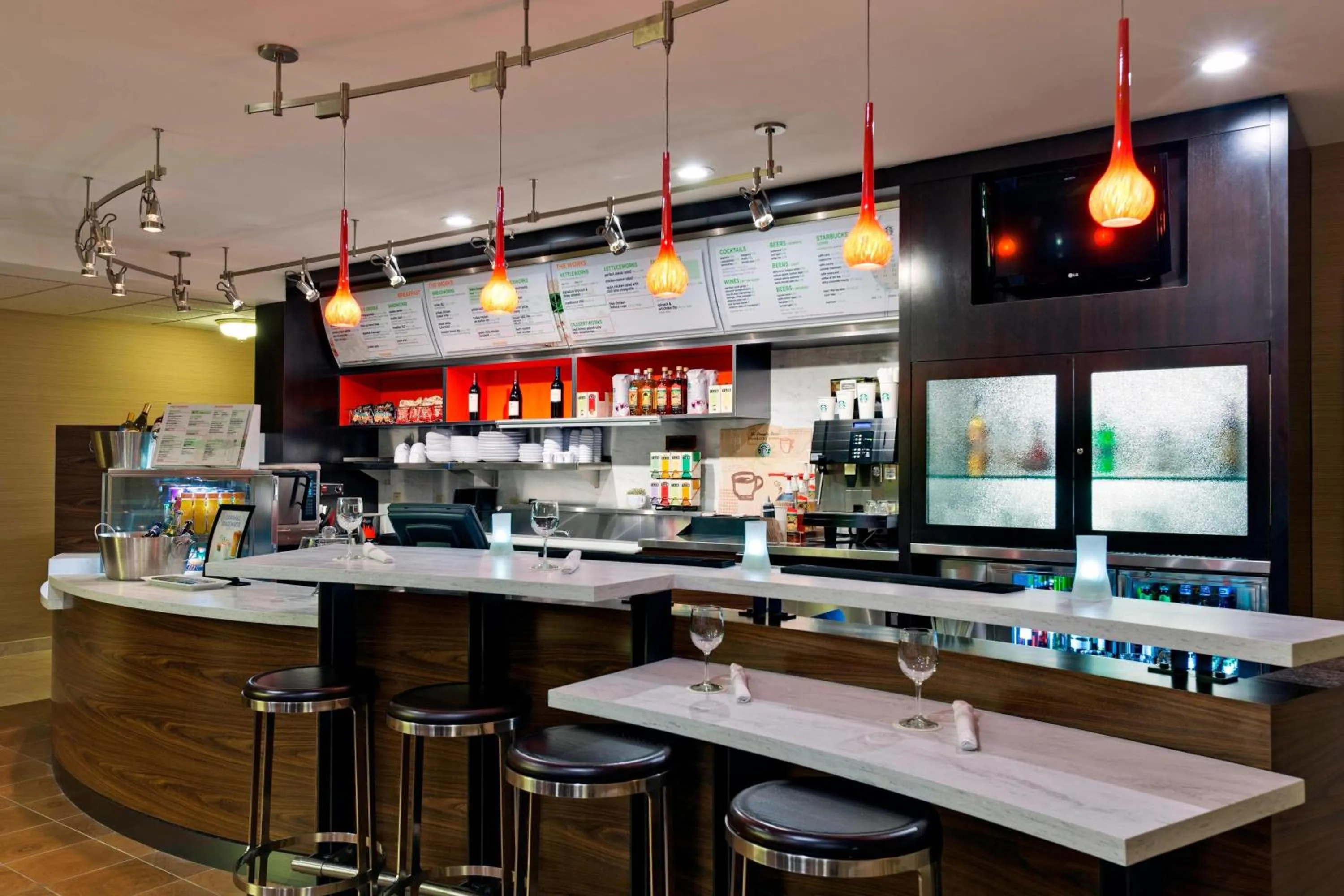 Restaurant/places to eat in Courtyard Mishawaka-University Area