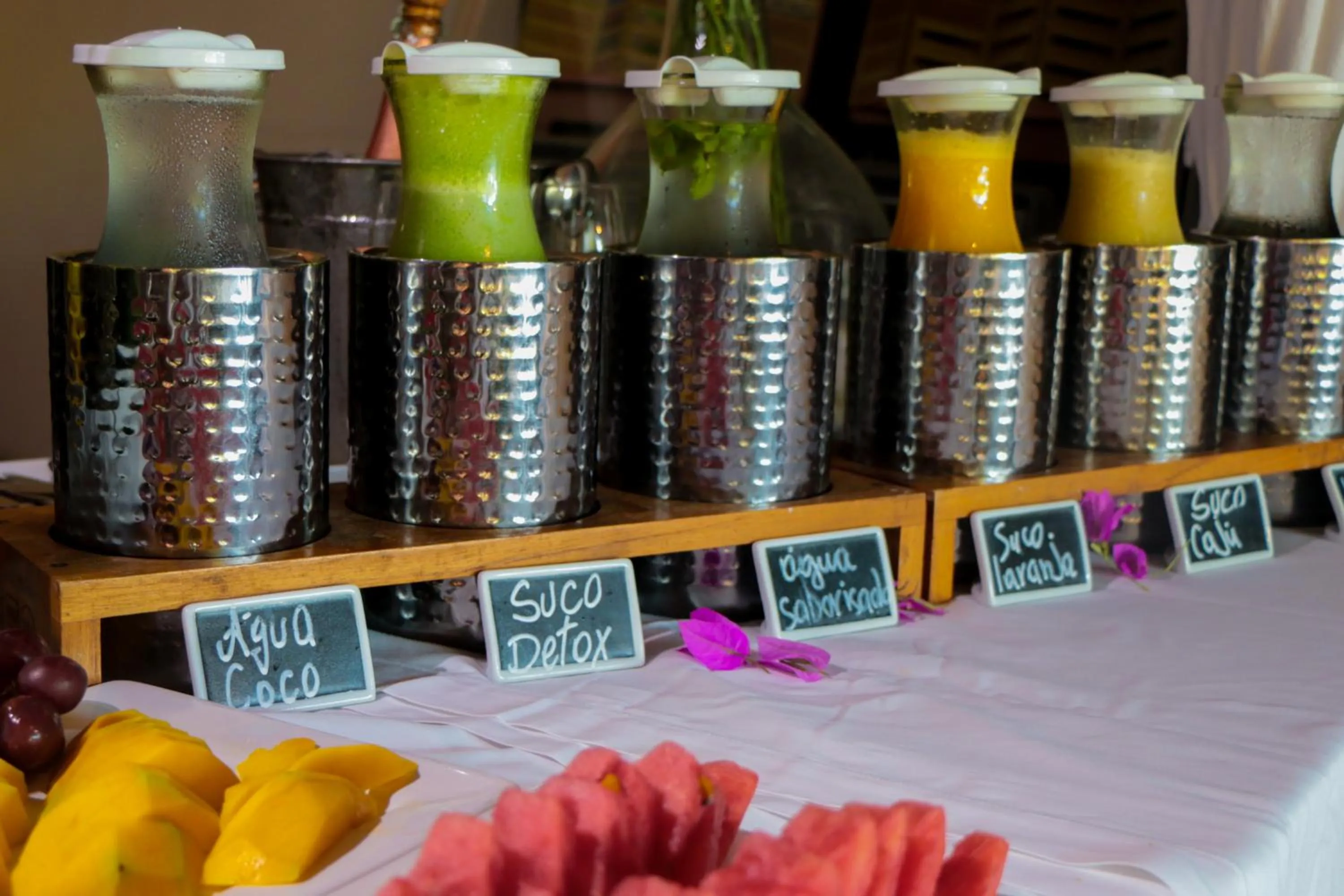 Buffet breakfast in Casa na Praia