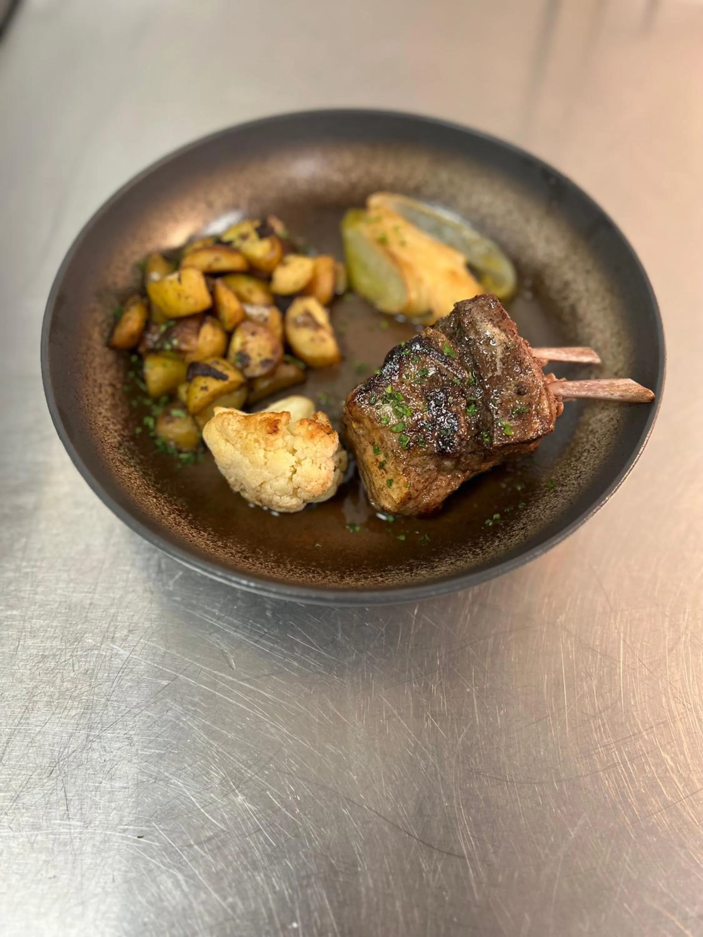 Restaurant/places to eat in Hôtel du Lion d'OR