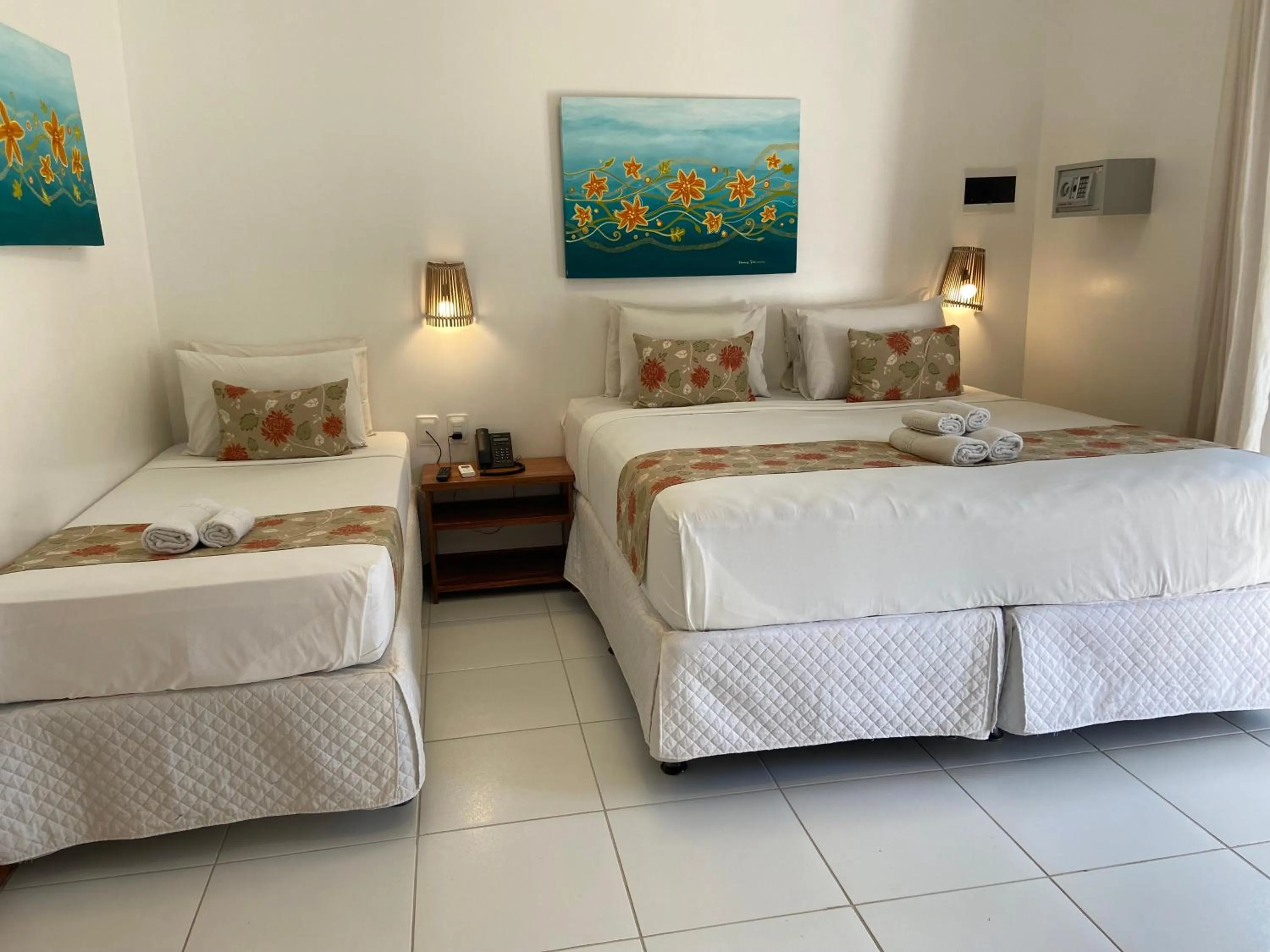 Photo of the whole room, Bed in Pousada Capitão Thomaz