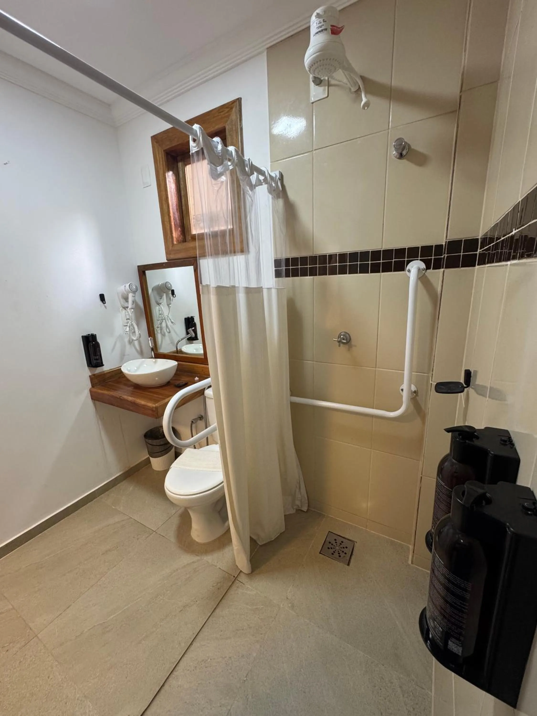 Shower in Pousada Capitão Thomaz