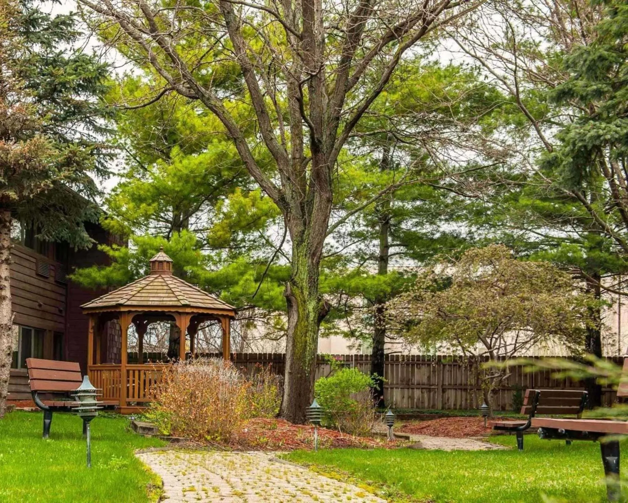 Garden in Quality Inn & Suites Goshen