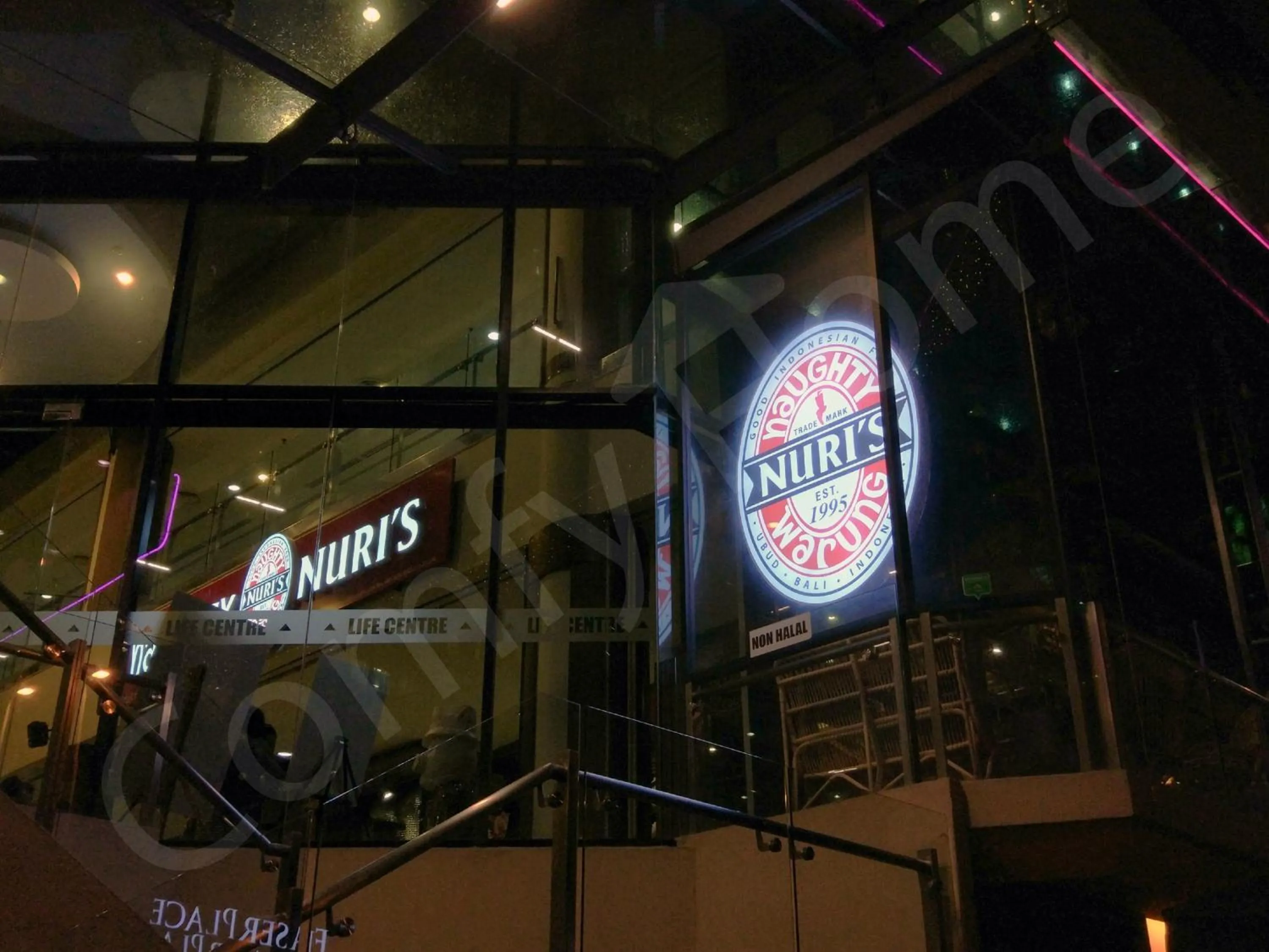 Restaurant/places to eat in 5 STAR & LUXURY Apartment near KLCC/ KL City Centre