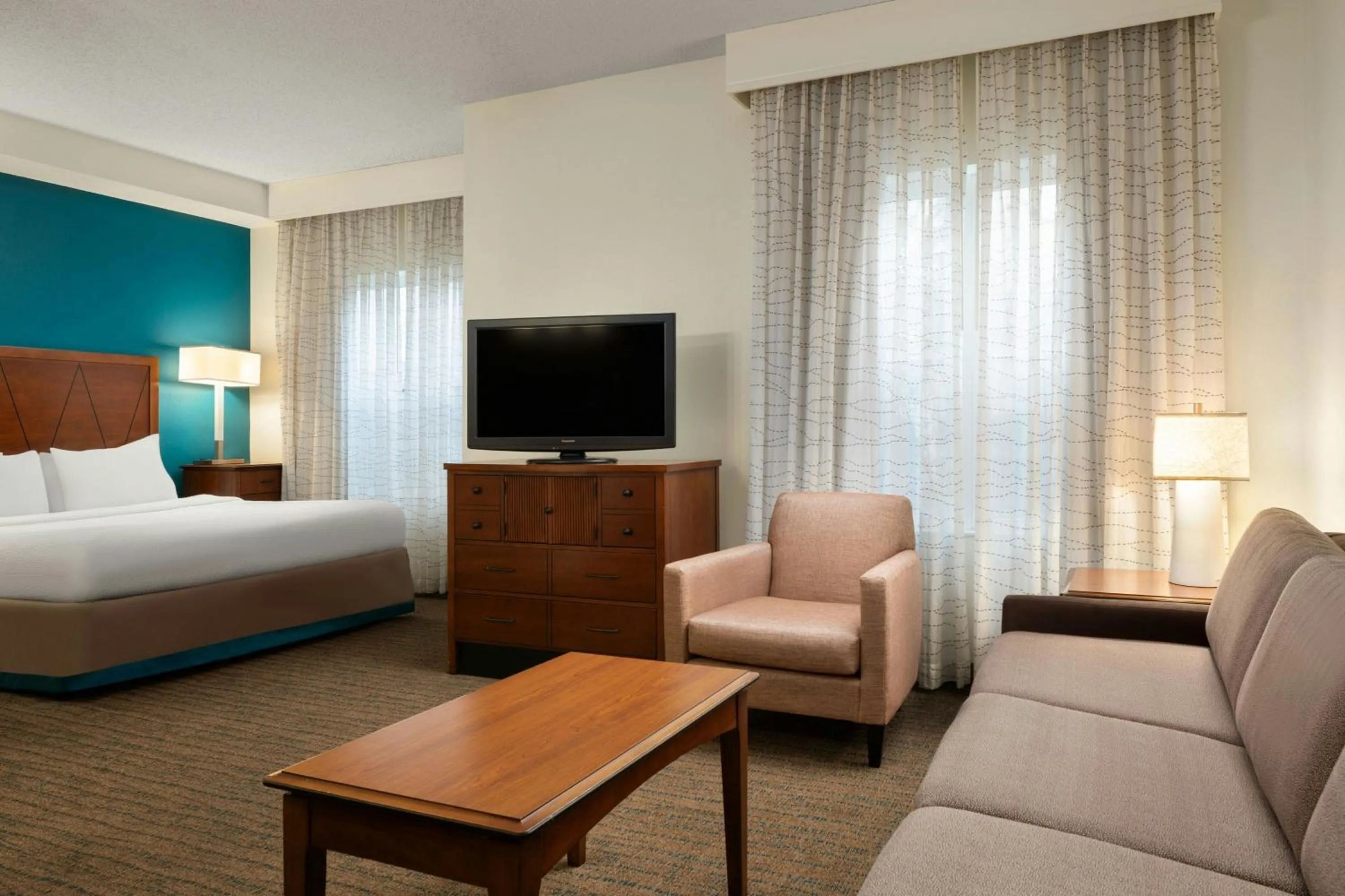 Bedroom, Bed in Courtyard by Marriott Salisbury