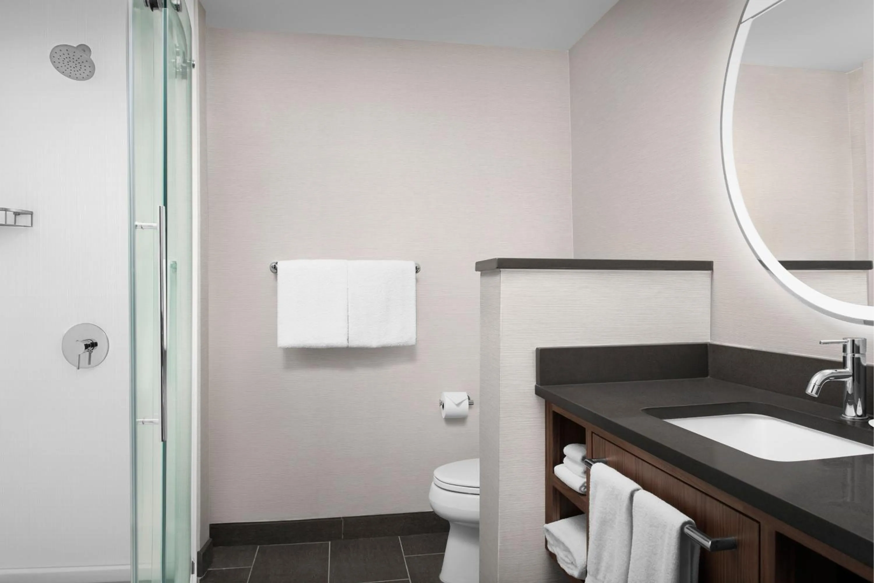 Bathroom in Courtyard by Marriott Paso Robles