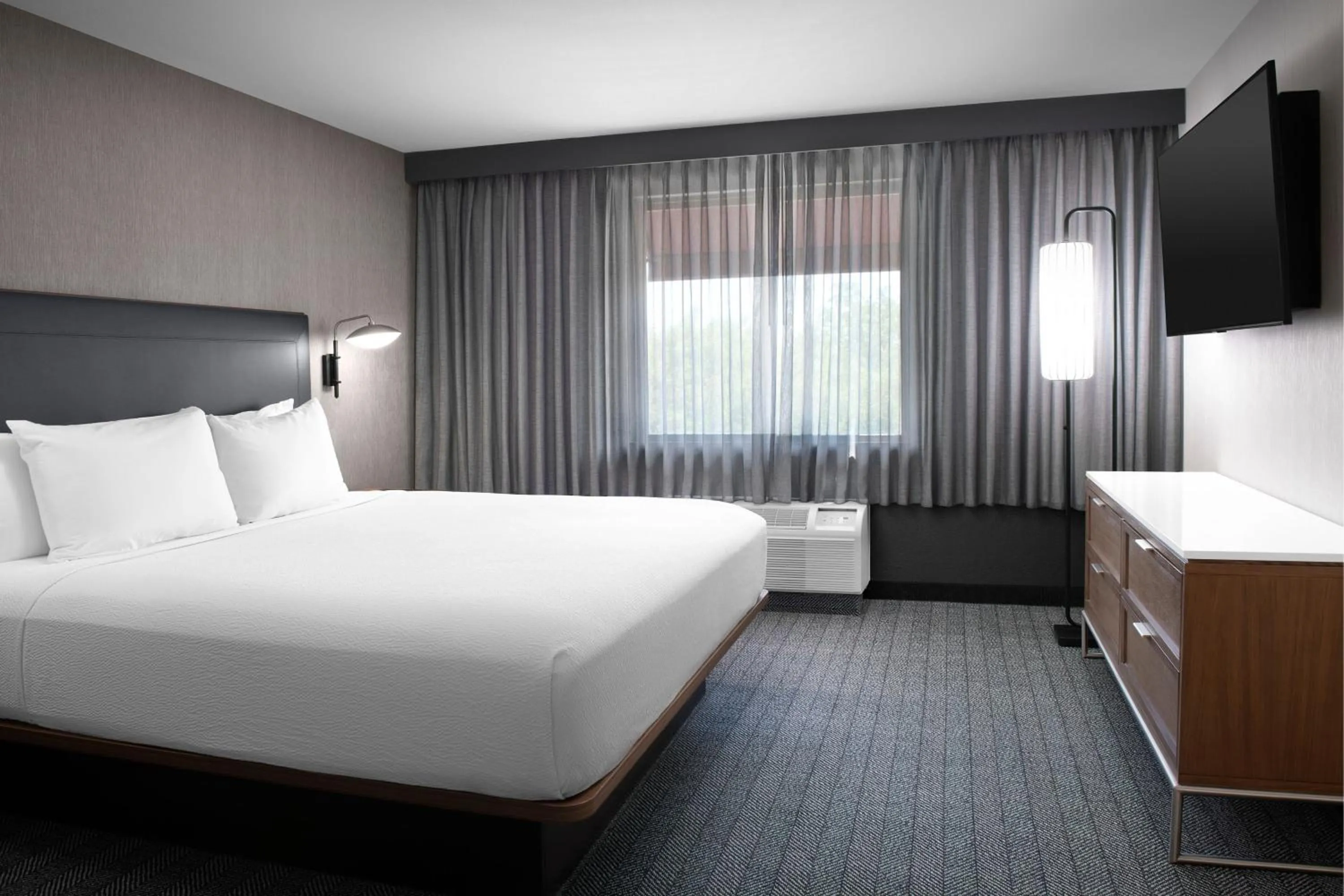 Photo of the whole room, Bed in Courtyard by Marriott Paso Robles