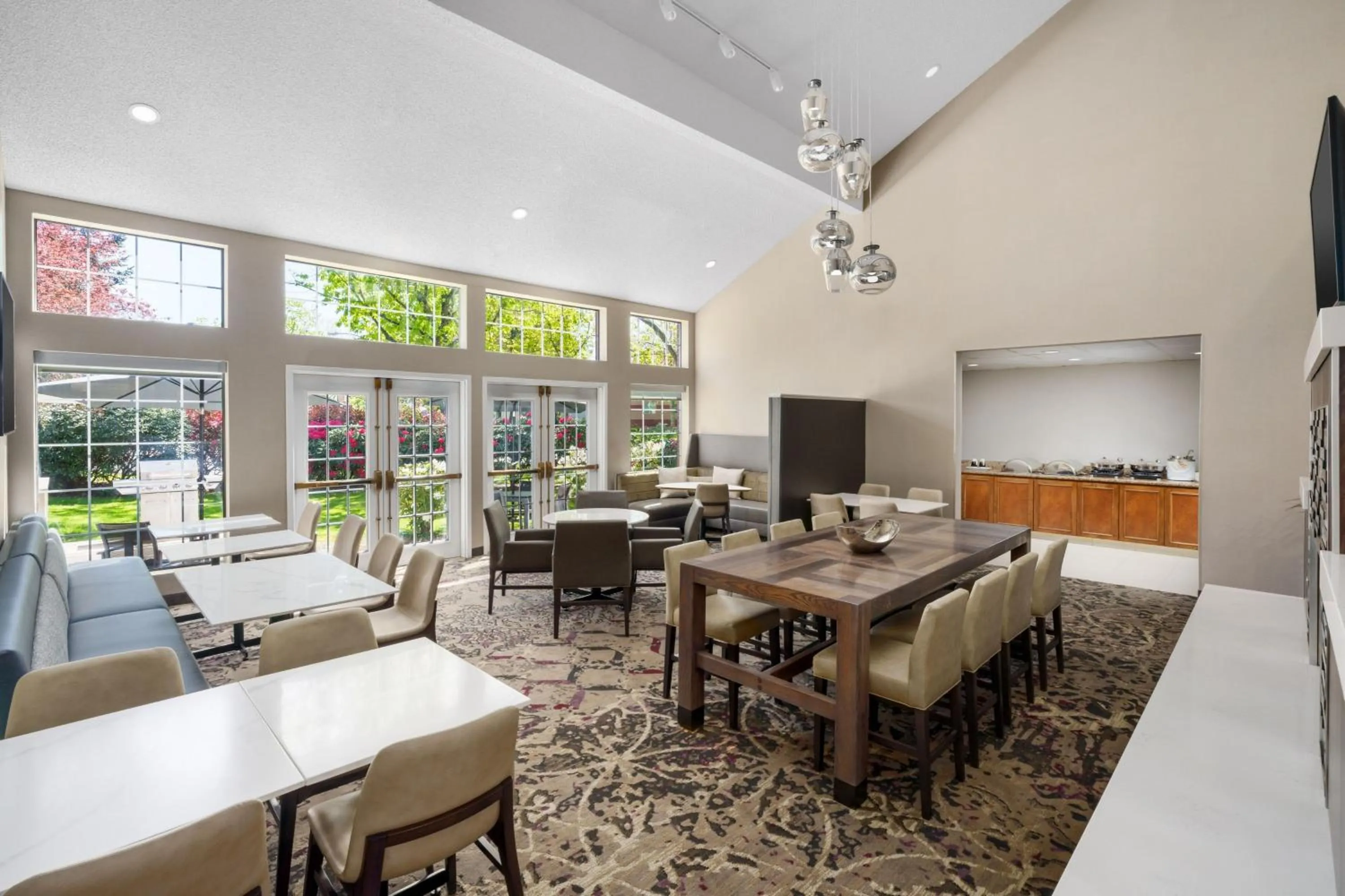 Restaurant/places to eat in Residence Inn Seattle Northeast/Bothell