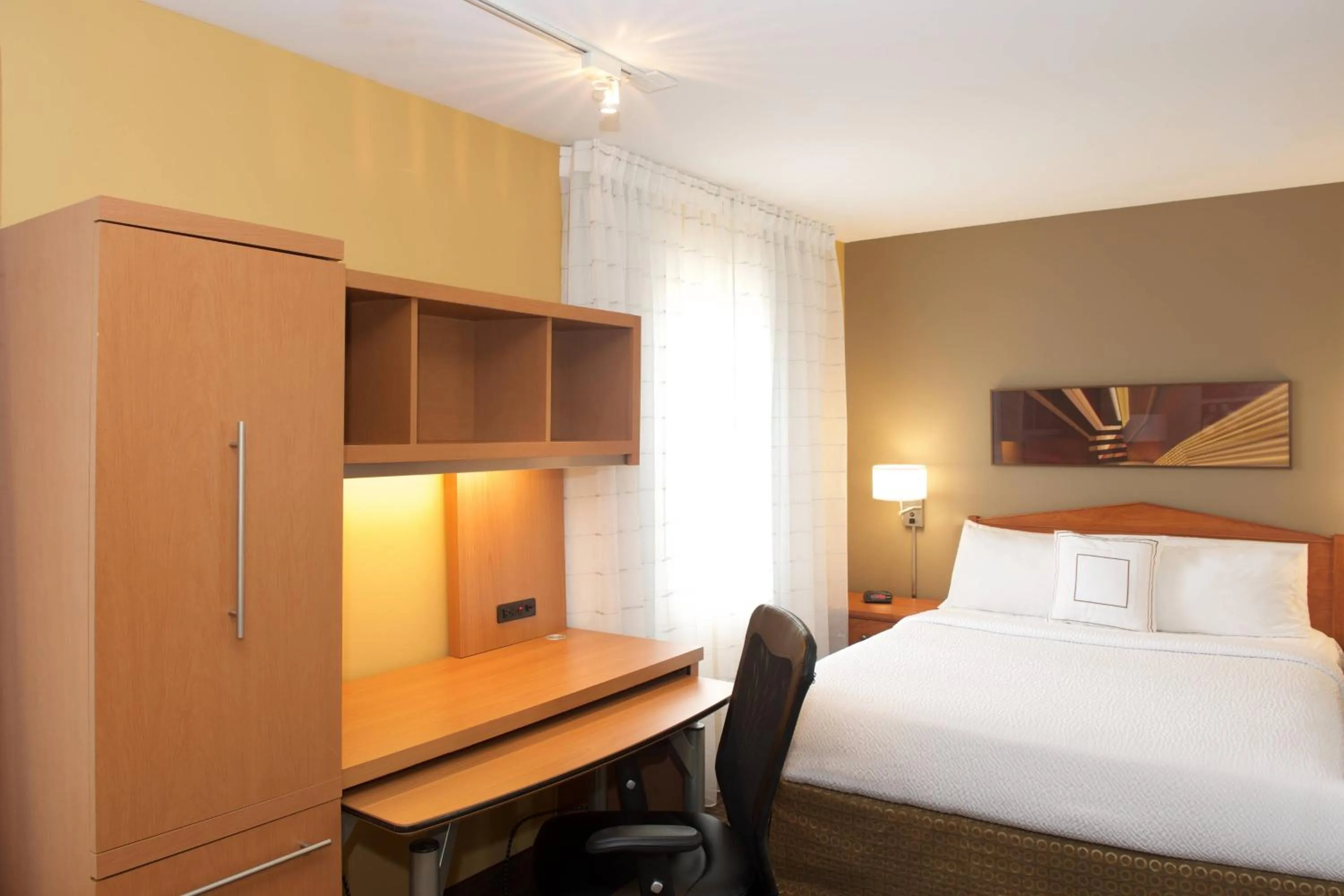Bedroom, Bed in TownePlace Suites by Marriott Seattle Everett/Mukilteo