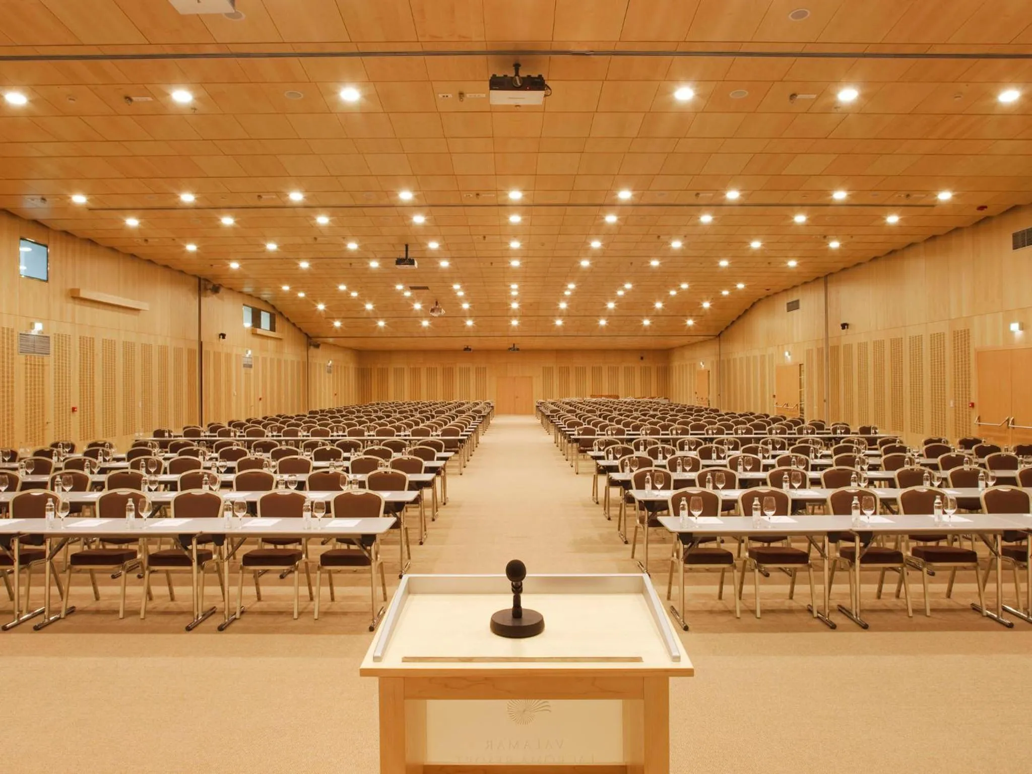 Business facilities in Valamar Lacroma Hotel