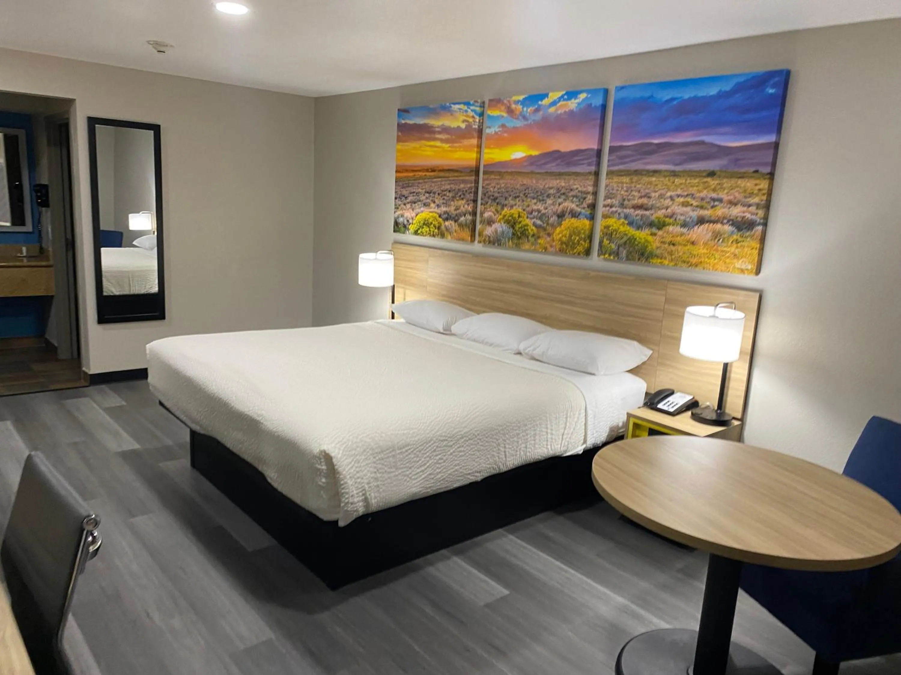 Bedroom, Bed in Days Inn by Wyndham El Paso West