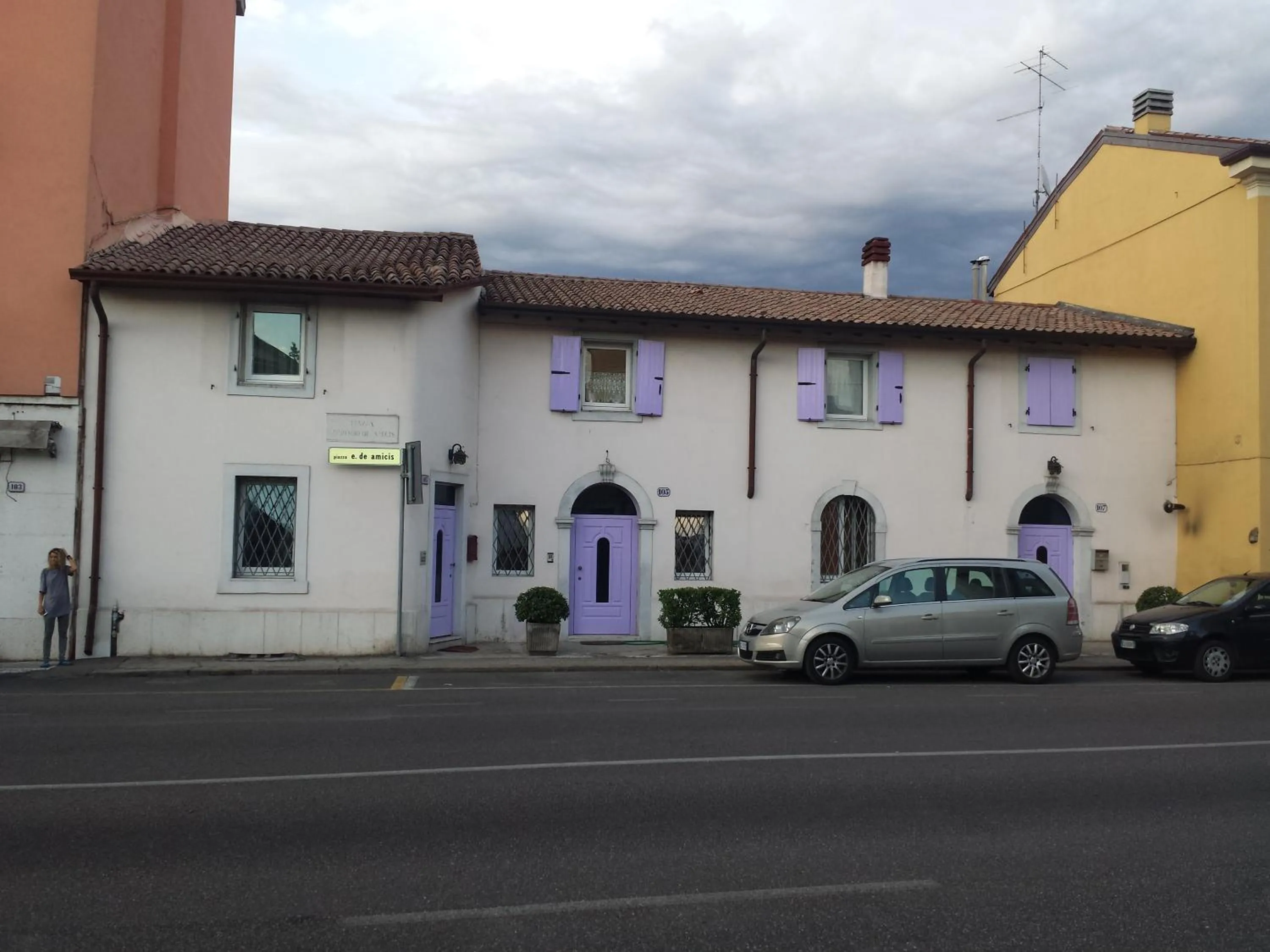 Facade/entrance in Suite Color Verona