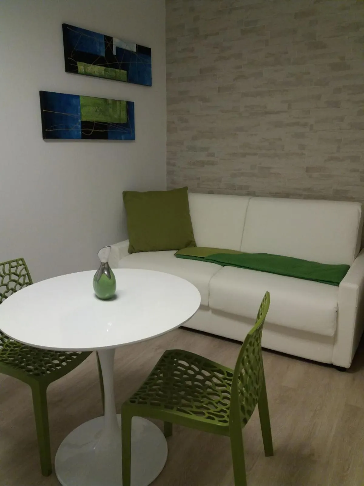 Living room in Suite Color Verona