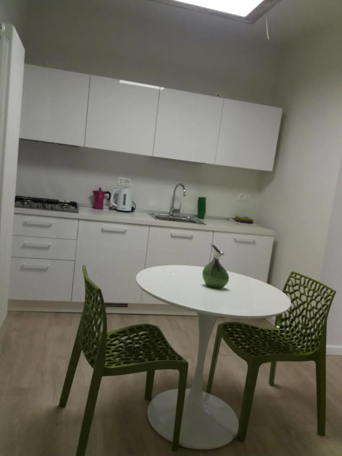 Kitchen or kitchenette in Suite Color Verona