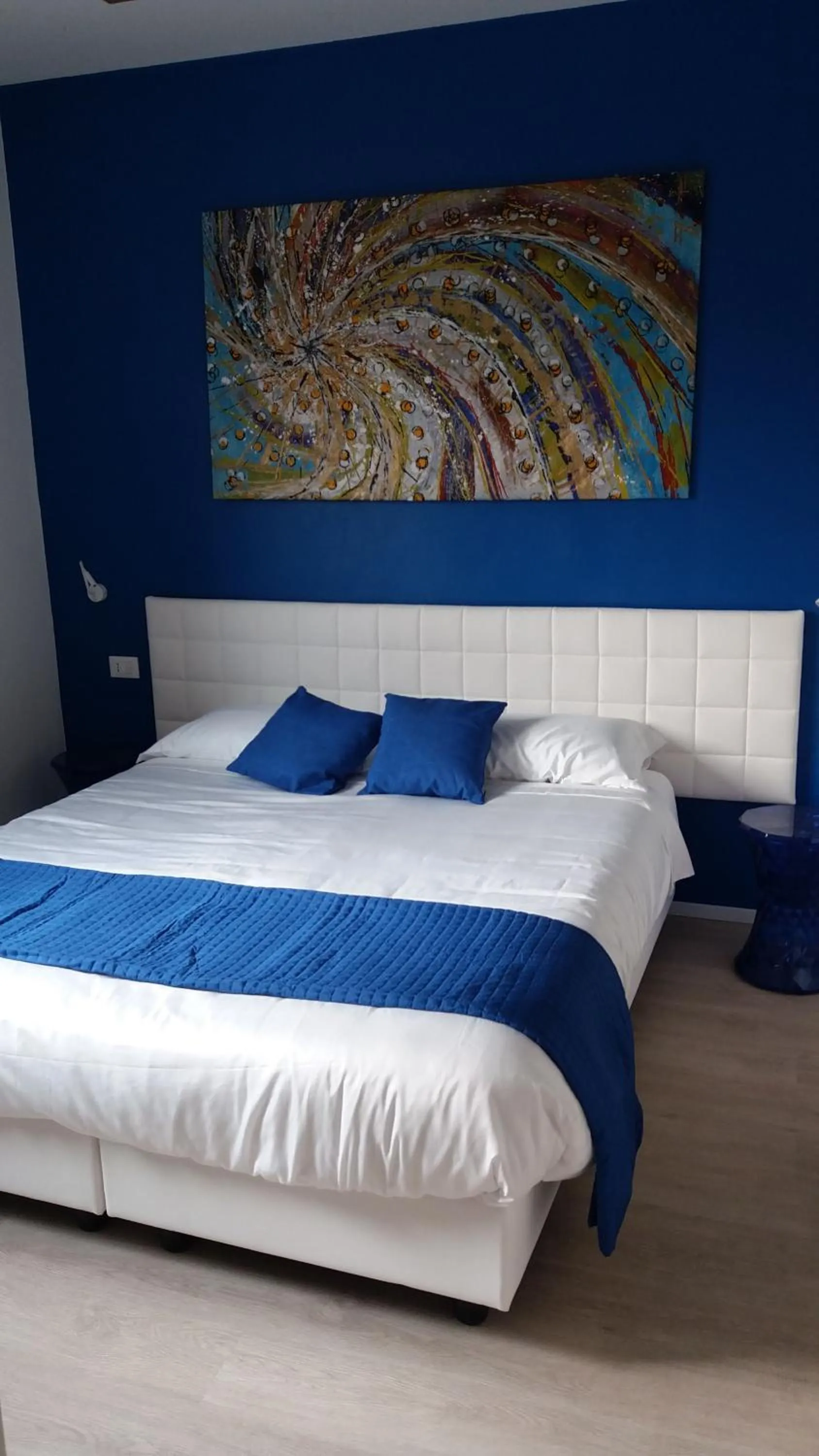 Bed in Suite Color Verona