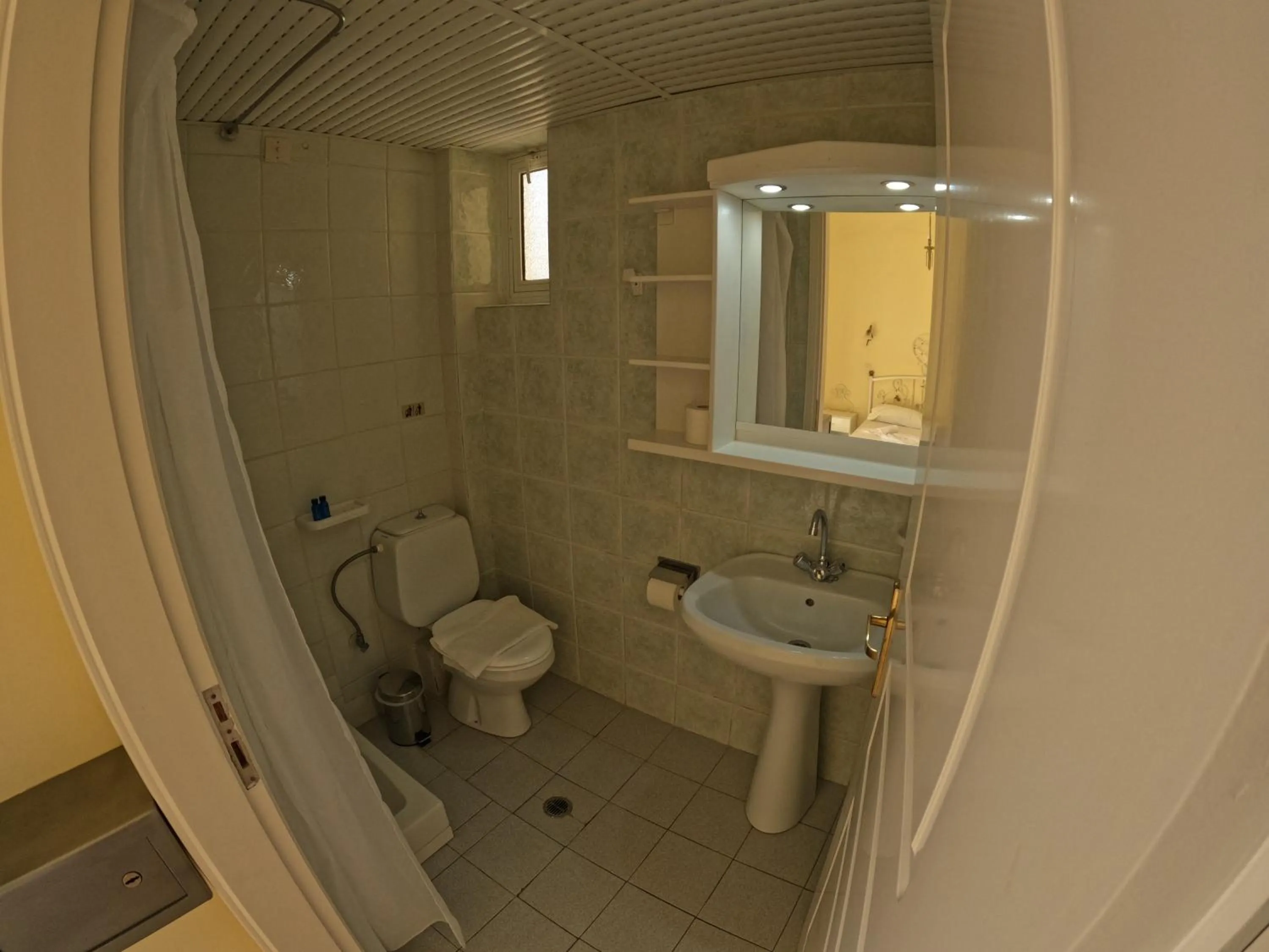 Shower in Palladion Hotel