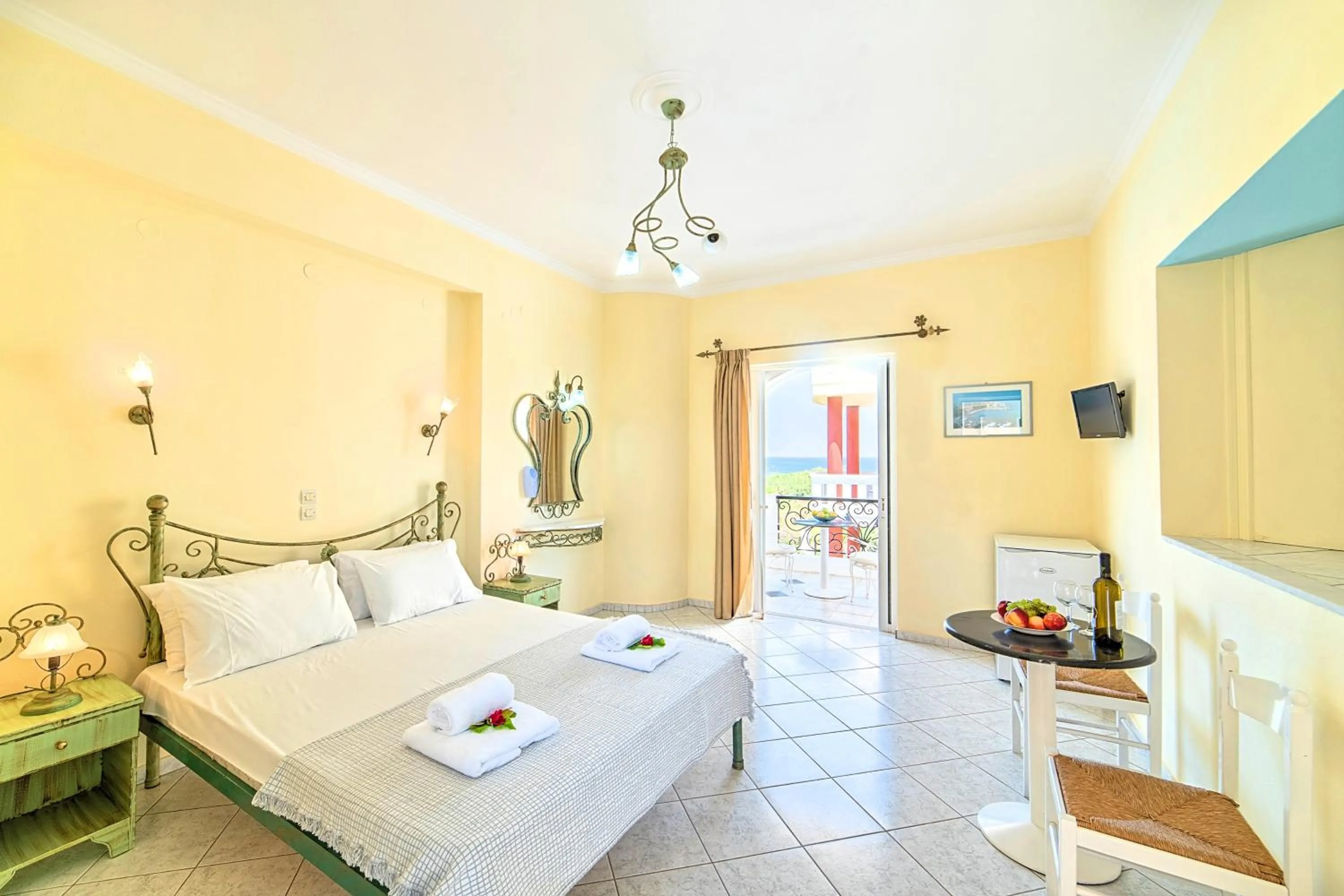 Photo of the whole room, Bed in Palladion Hotel