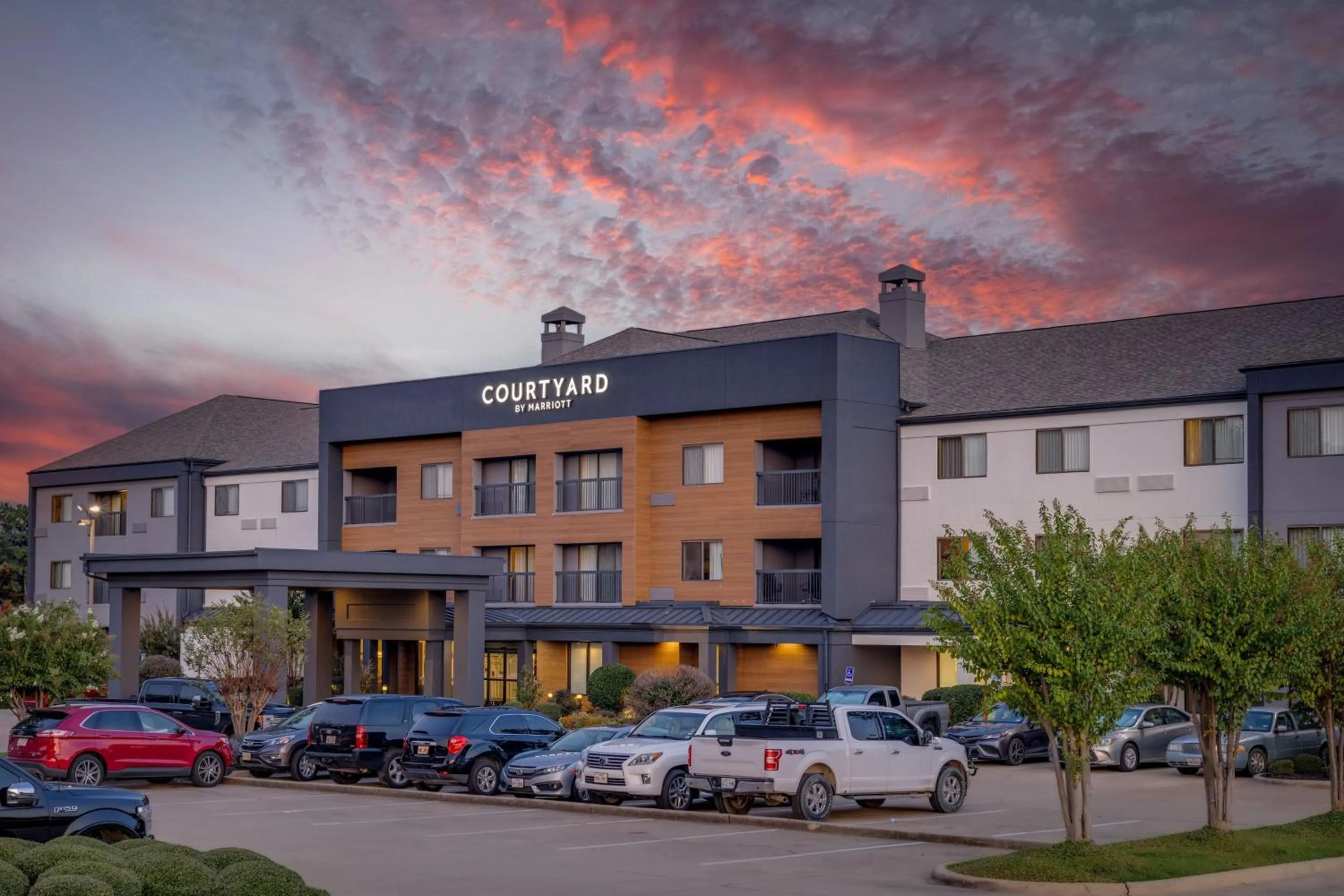 Property building in Courtyard Shreveport Airport