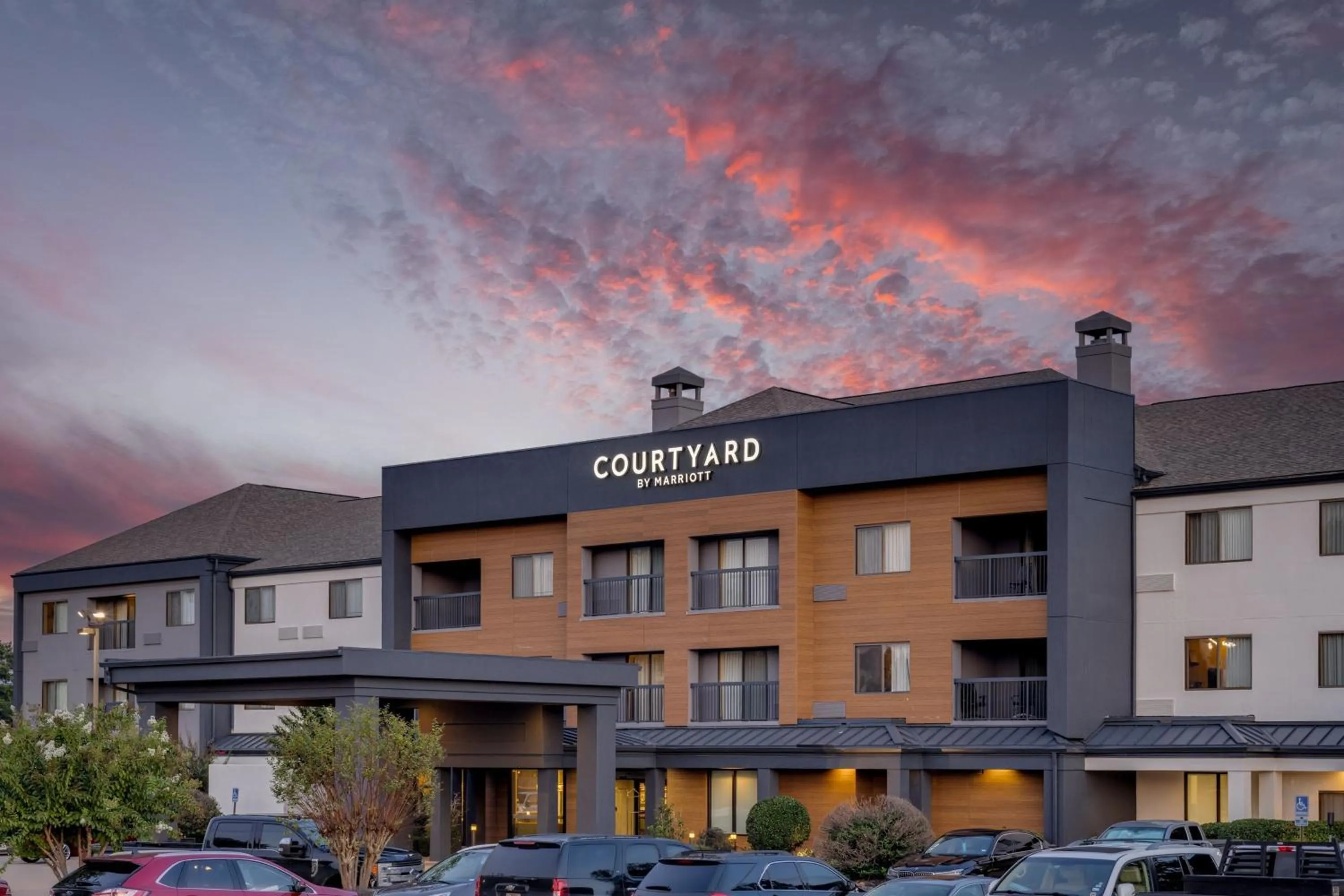 Property building in Courtyard Shreveport Airport
