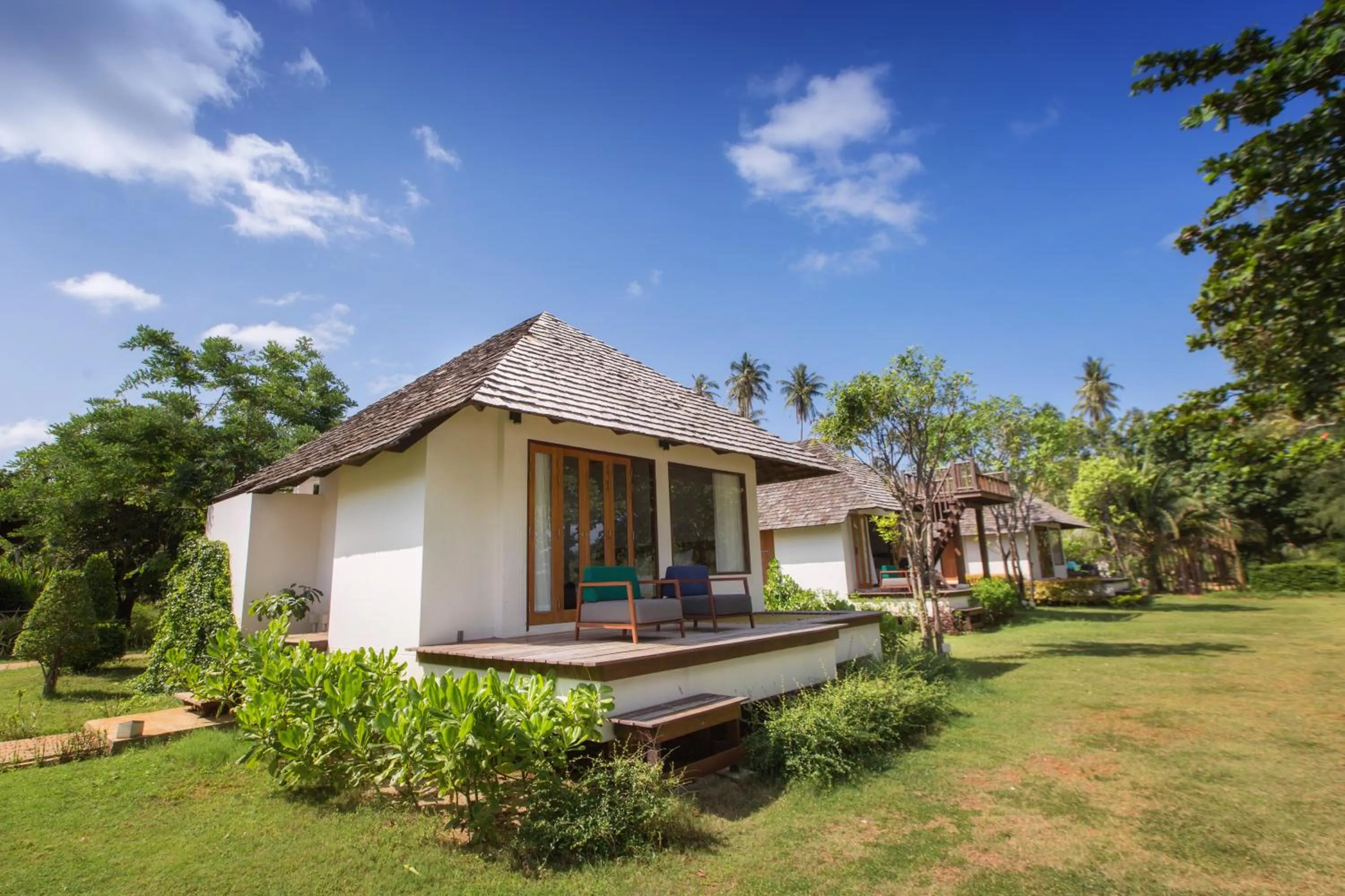Property building in Mira Montra Resort Koh Mak