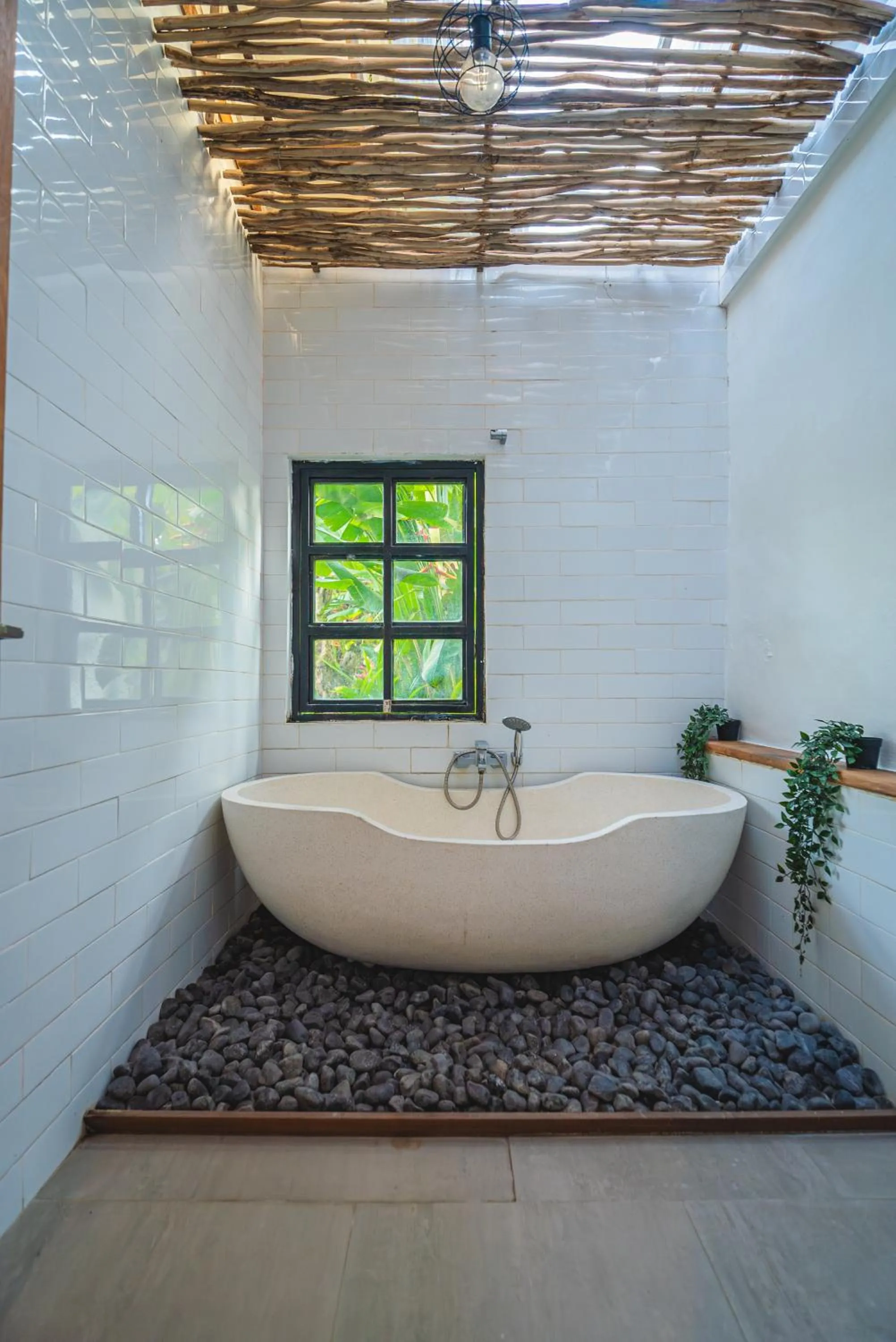 Hot Tub in Mangga Wangga Living