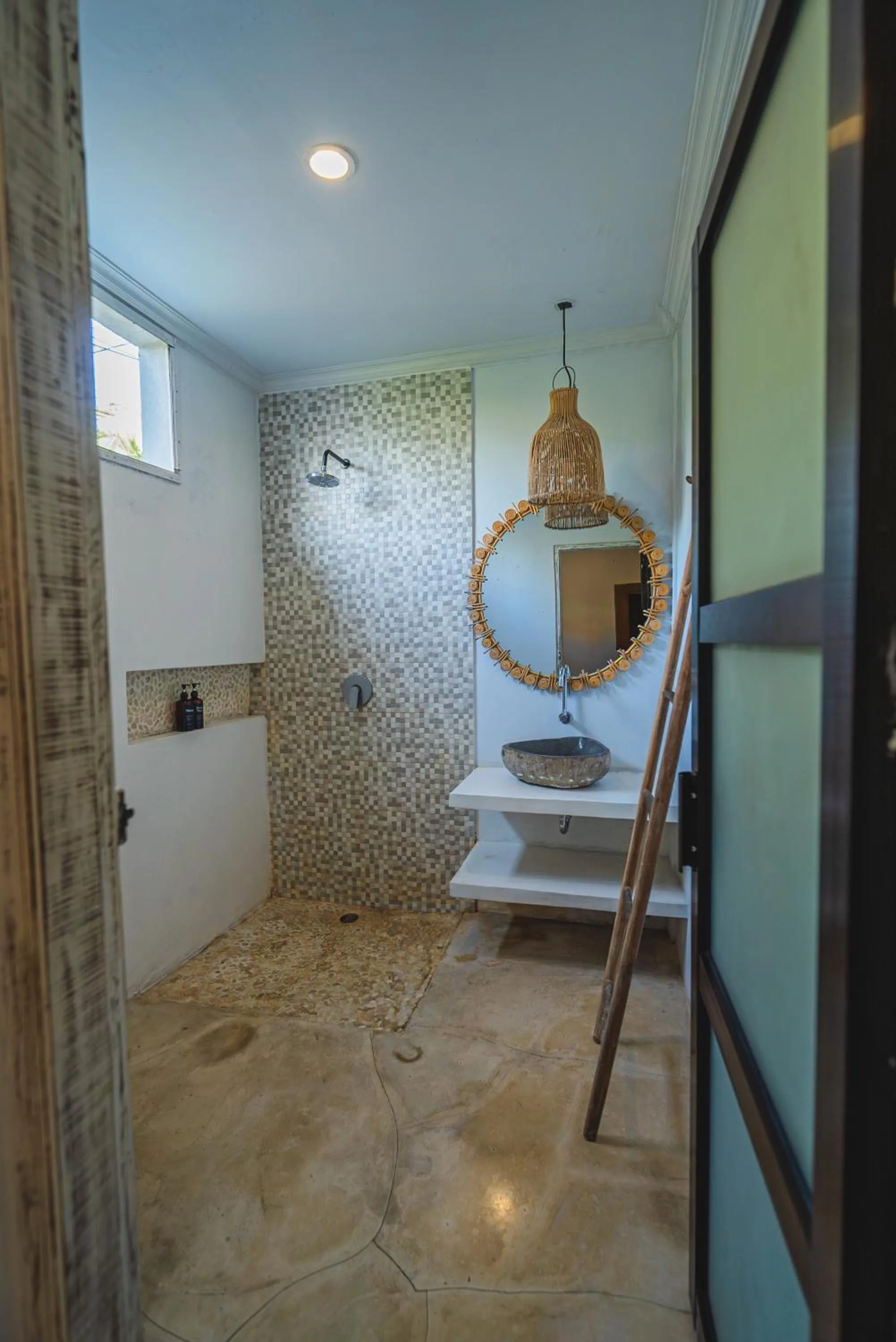 Shower in Mangga Wangga Living