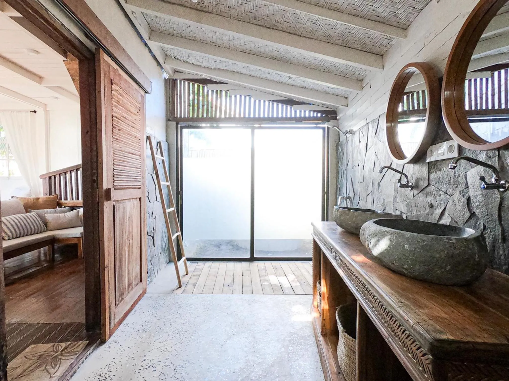 Shower in Mangga Wangga Living