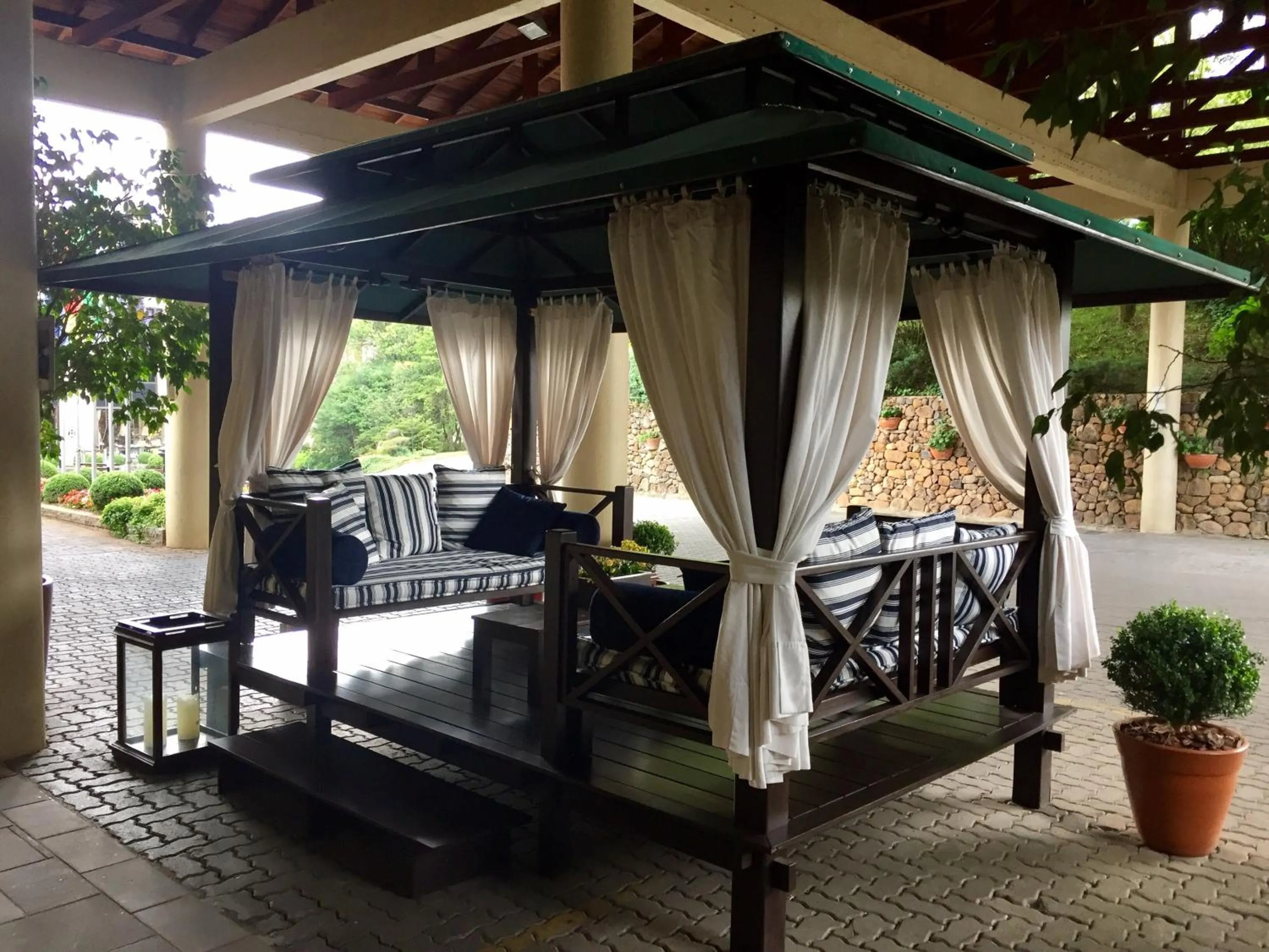 Property building in Flat Wish Serrano Hotel