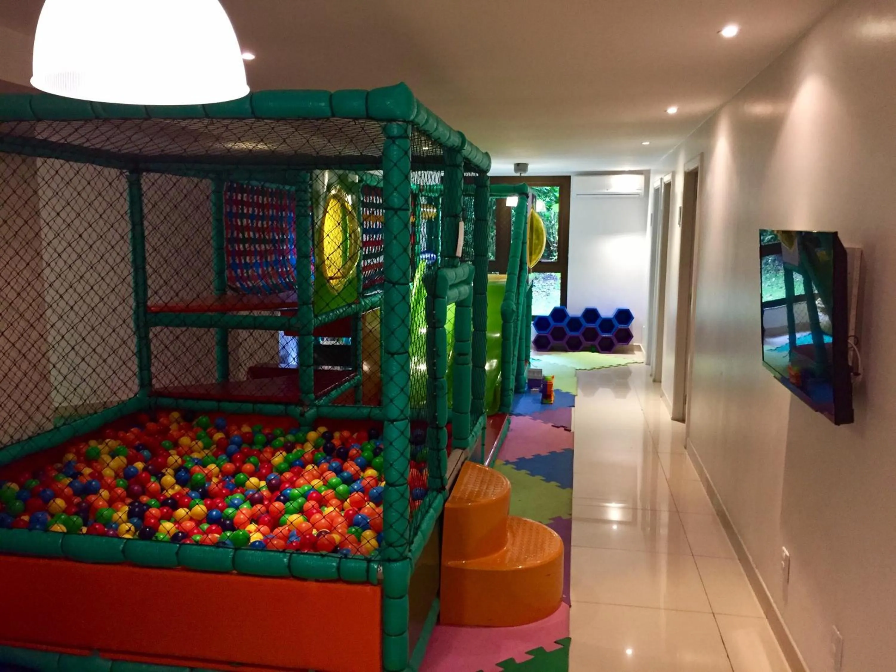 Children play ground in Flat Wish Serrano Hotel