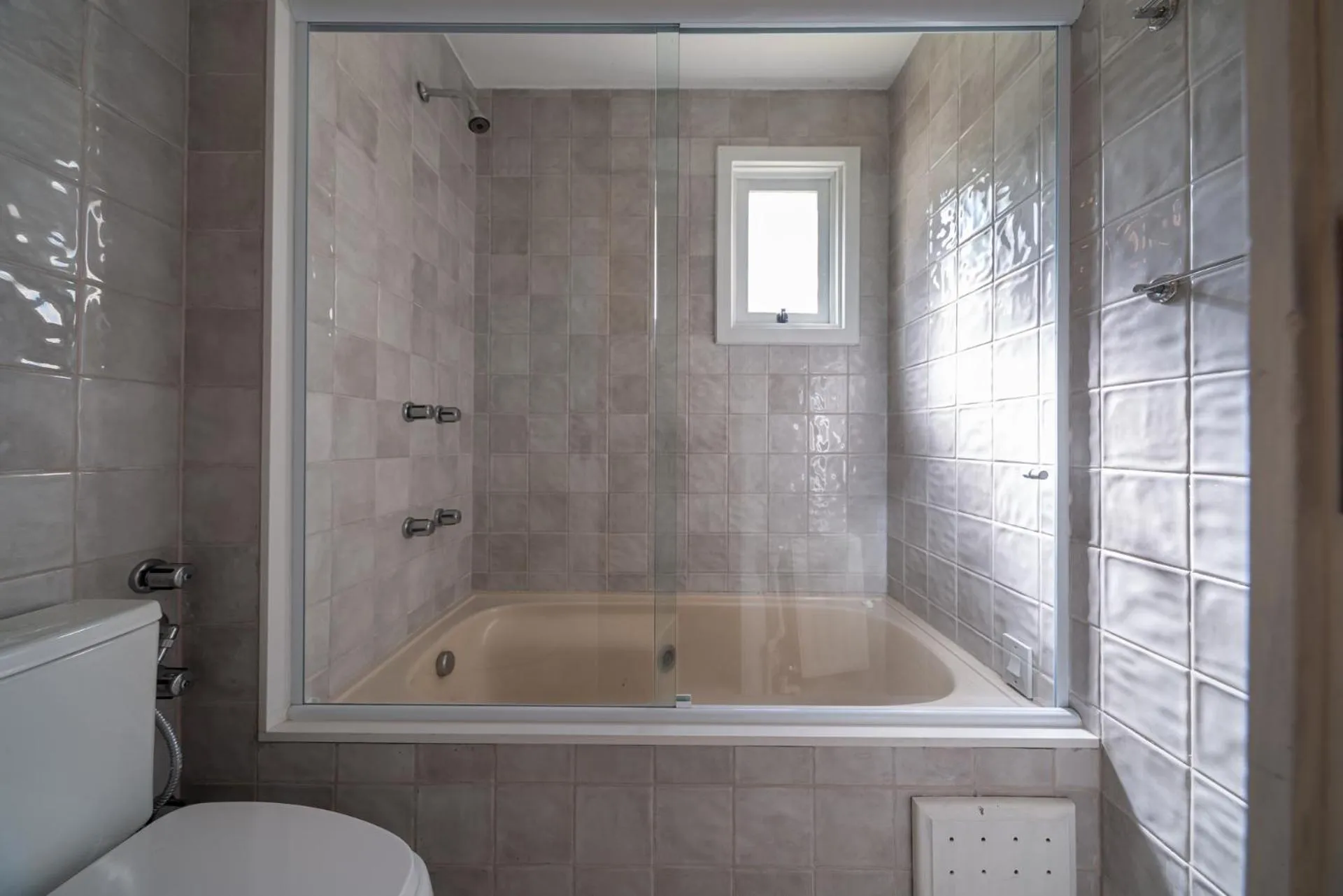 Hot Tub in Flat Wish Serrano Hotel