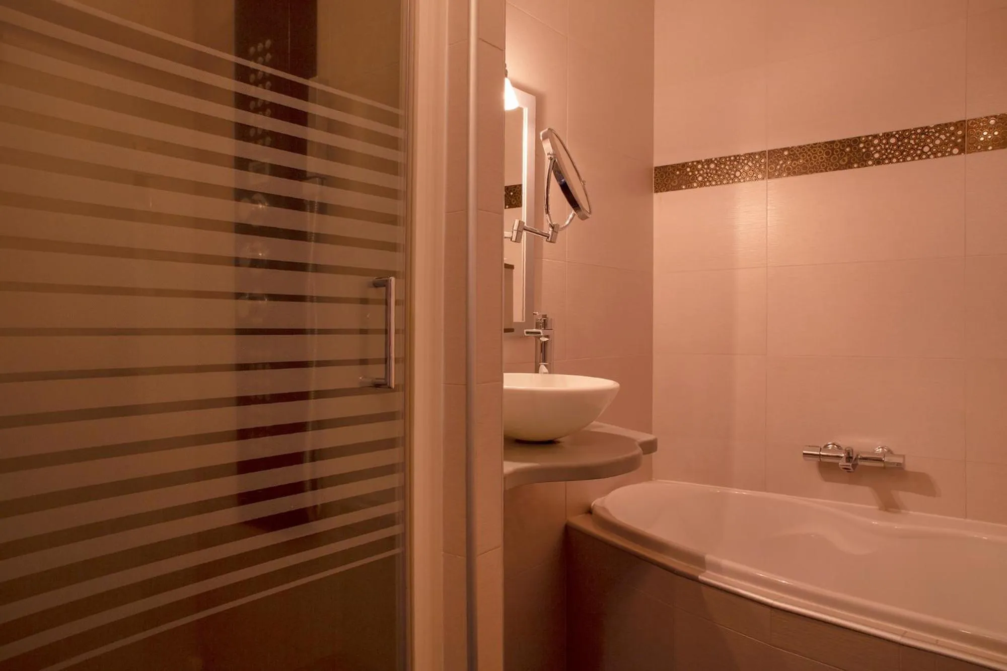 Auberge de la Petite Ferme, Super-Besse Est, The Originals Relais