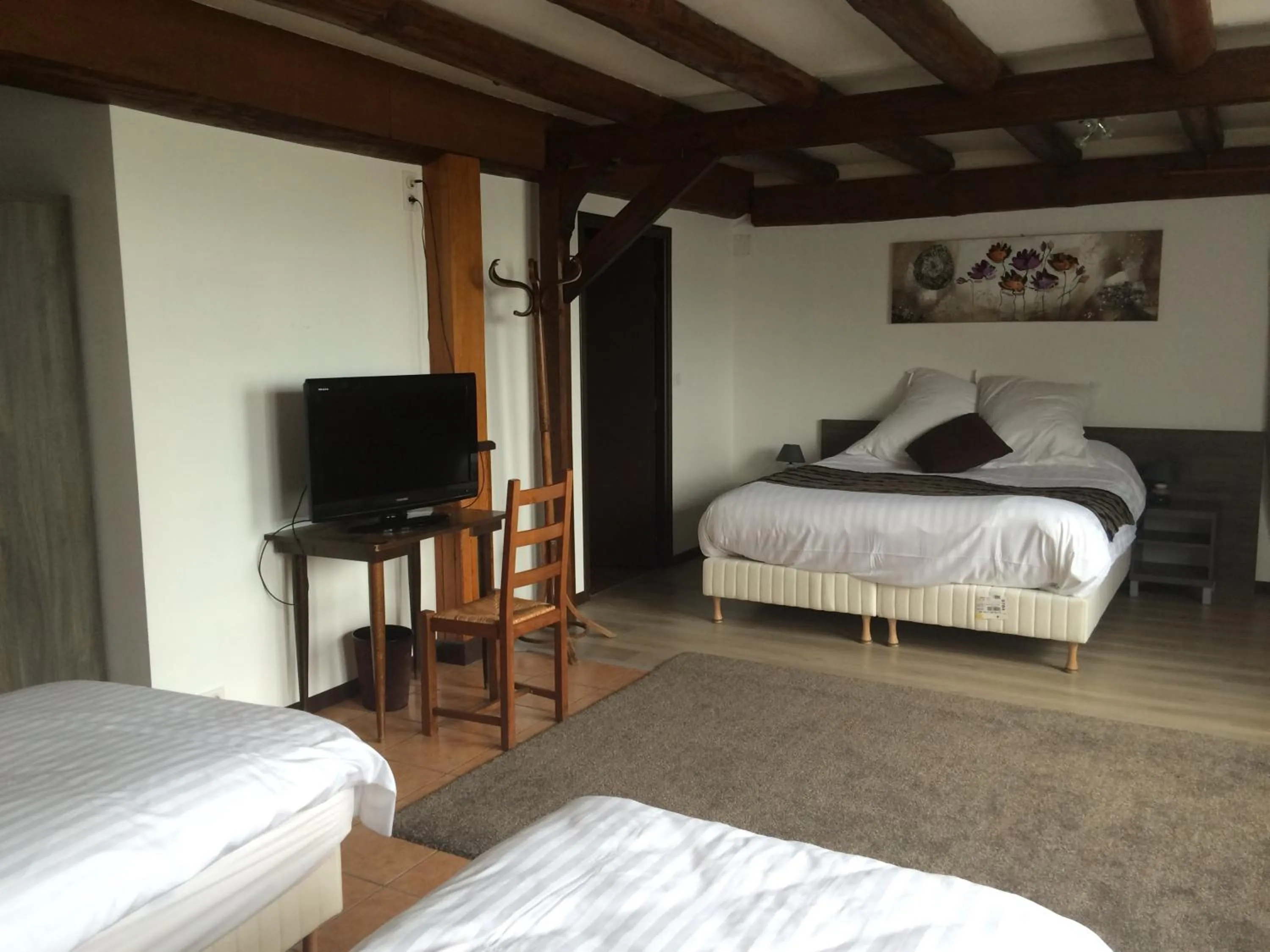 Photo of the whole room, Bed in Auberge de la Petite Ferme, Super-Besse Est, The Originals Relais