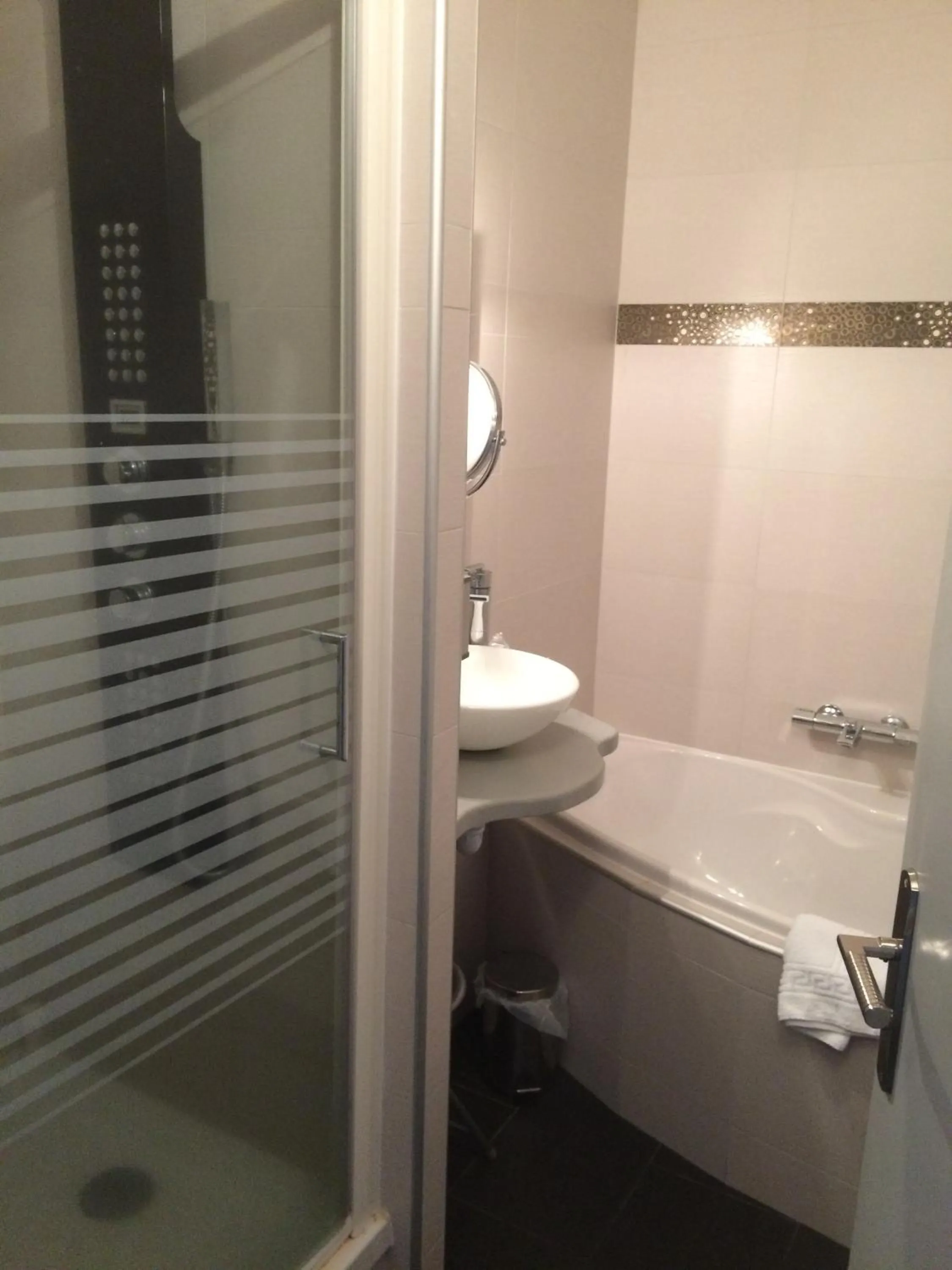 Bathroom in Auberge de la Petite Ferme, Super-Besse Est, The Originals Relais