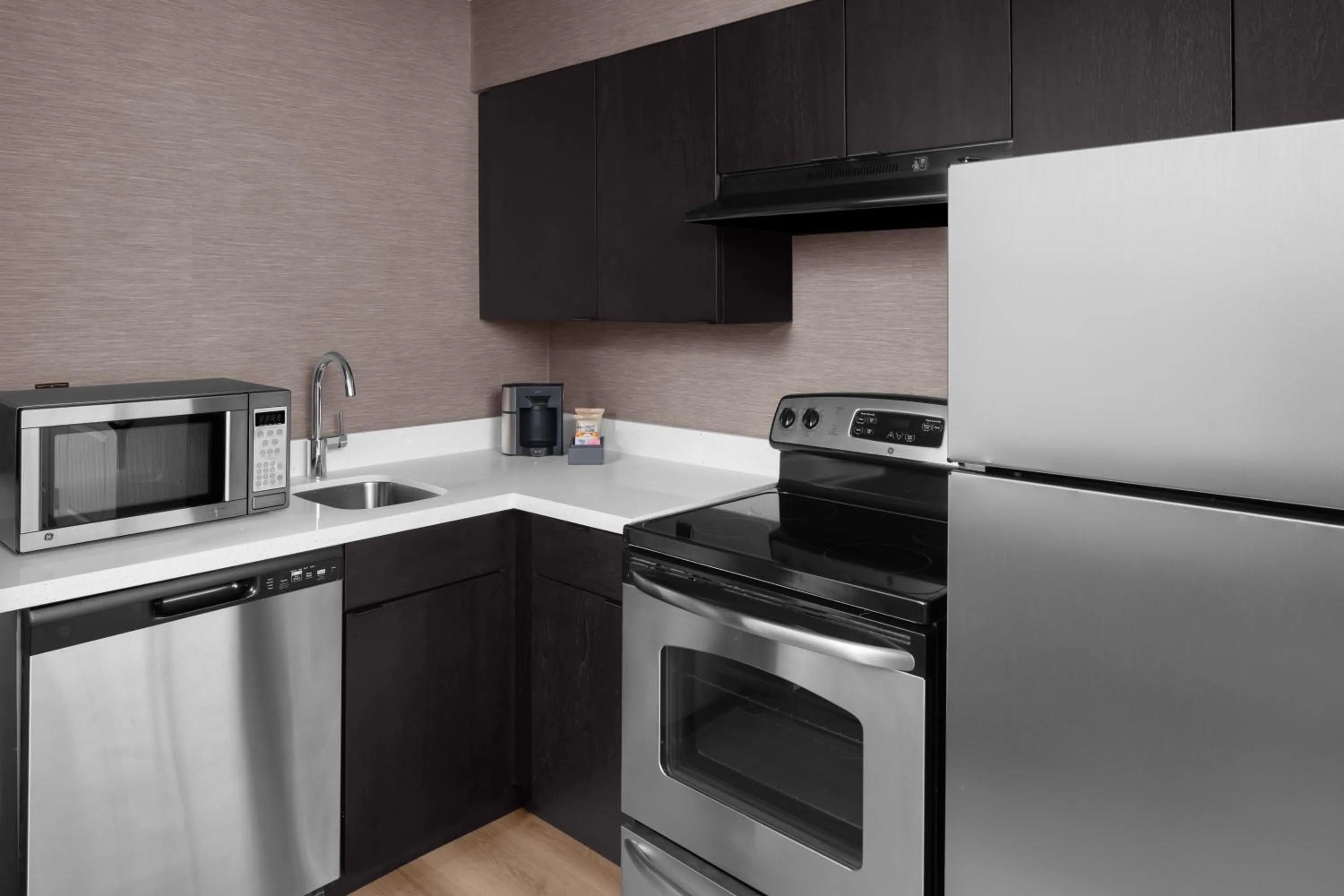 kitchen in Residence Inn Salt Lake City Sandy