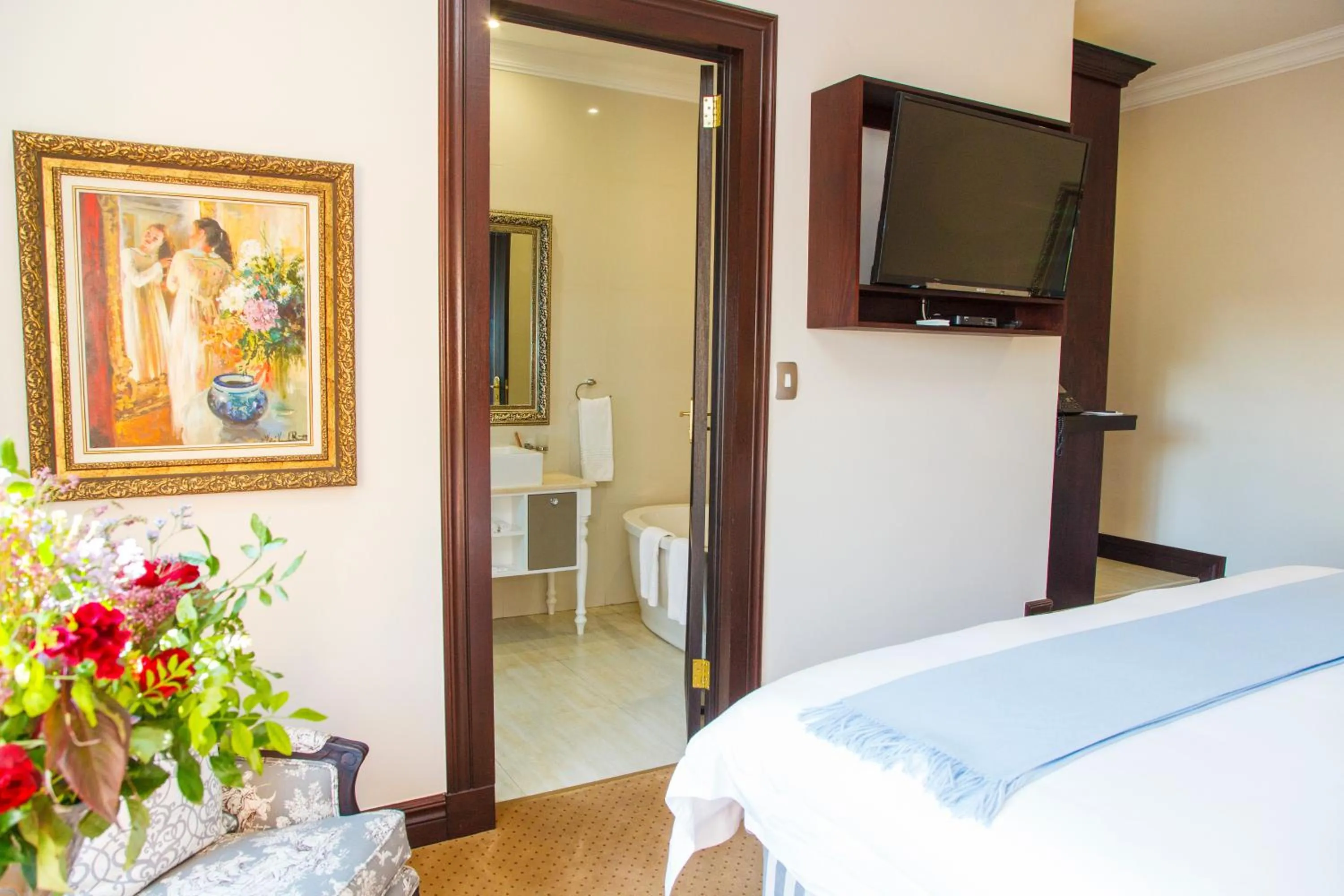 Bed in Ivory Manor Boutique Hotel