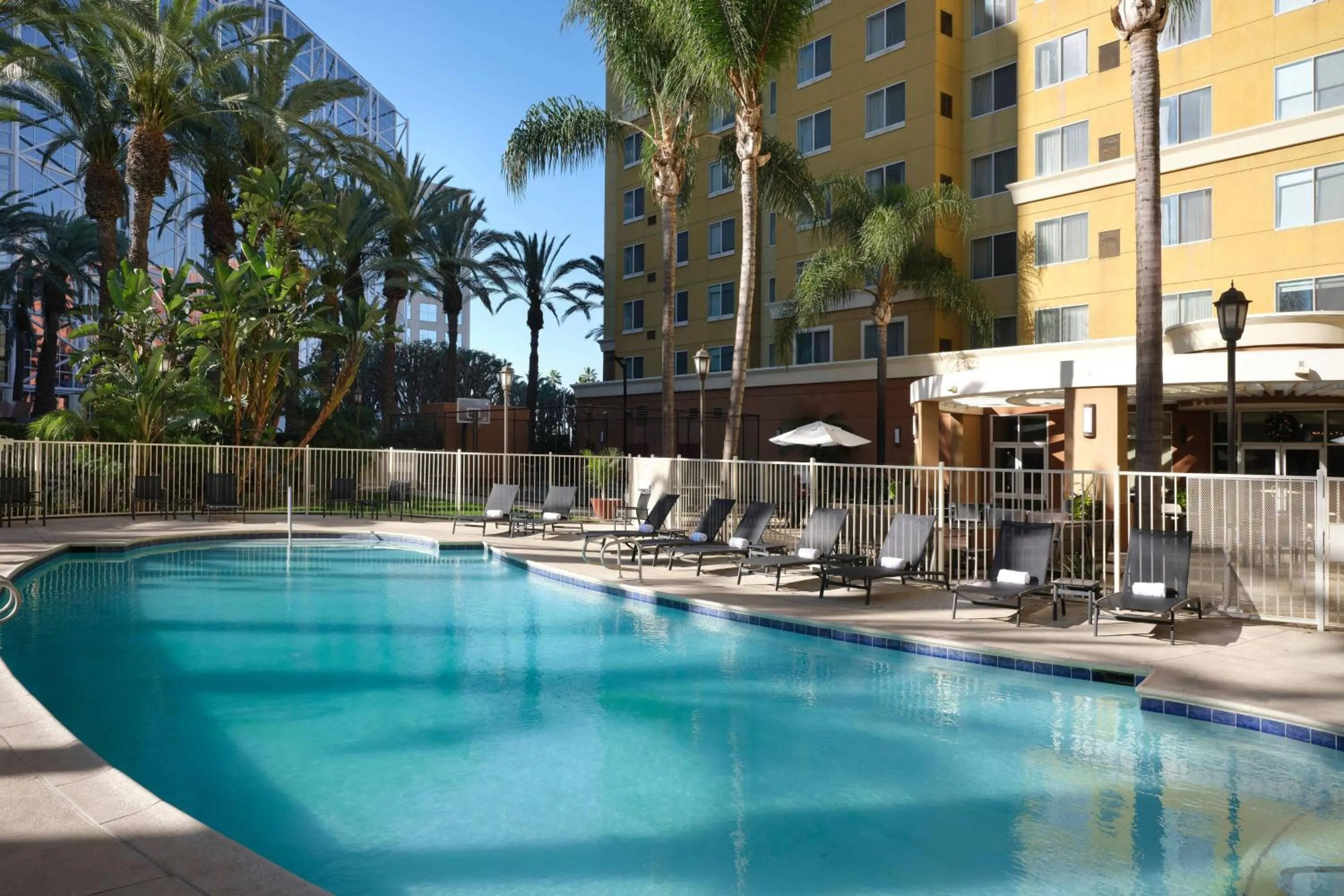 Swimming pool in Residence Inn by Marriott Anaheim Resort Area/Garden Grove